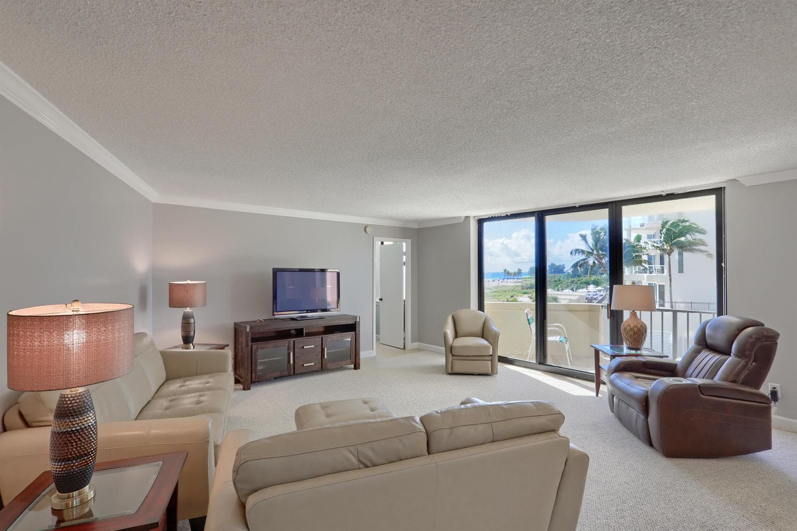 2800 N Ocean Drive A photo 13