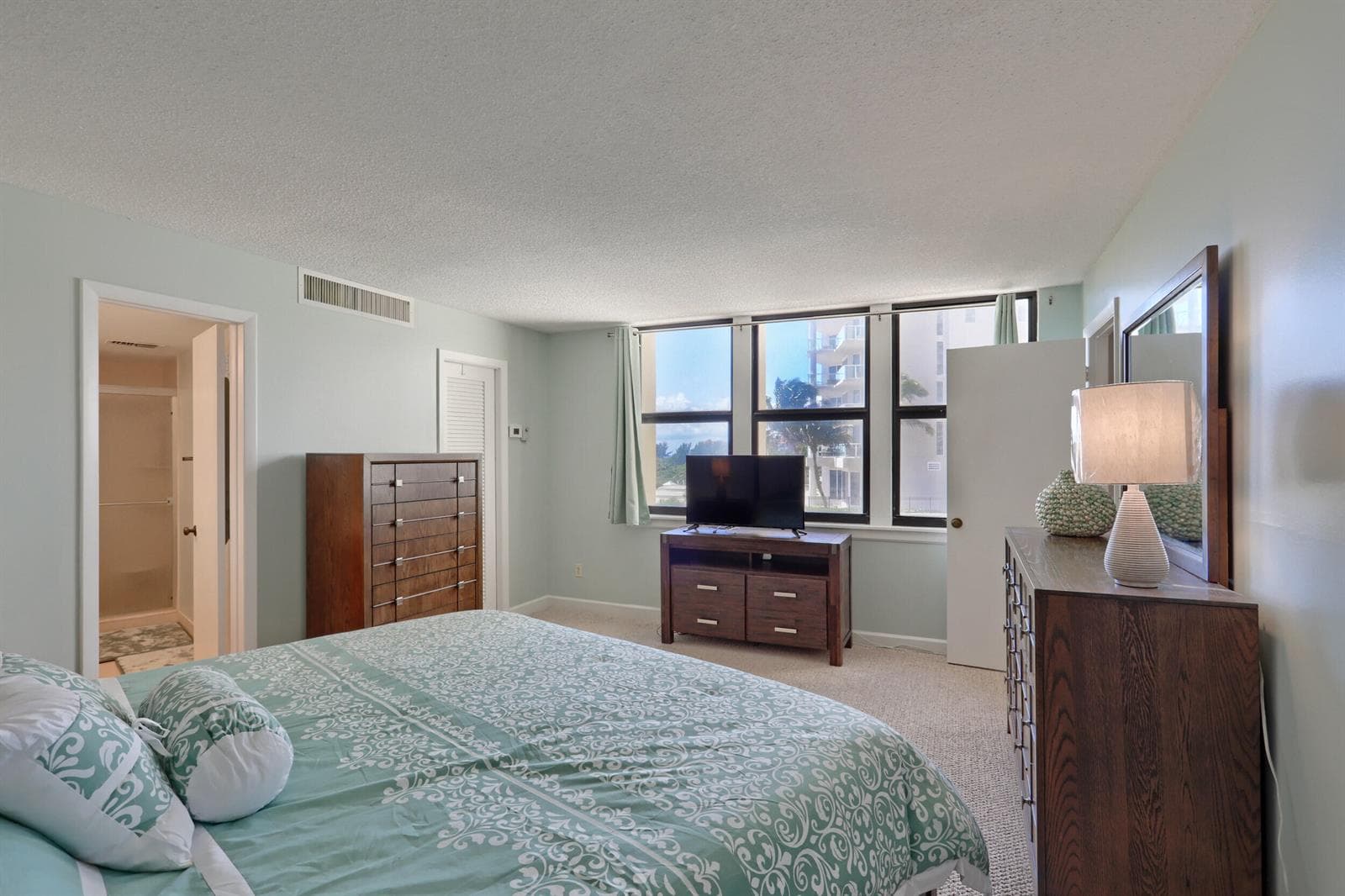 2800 N Ocean Drive A photo 18