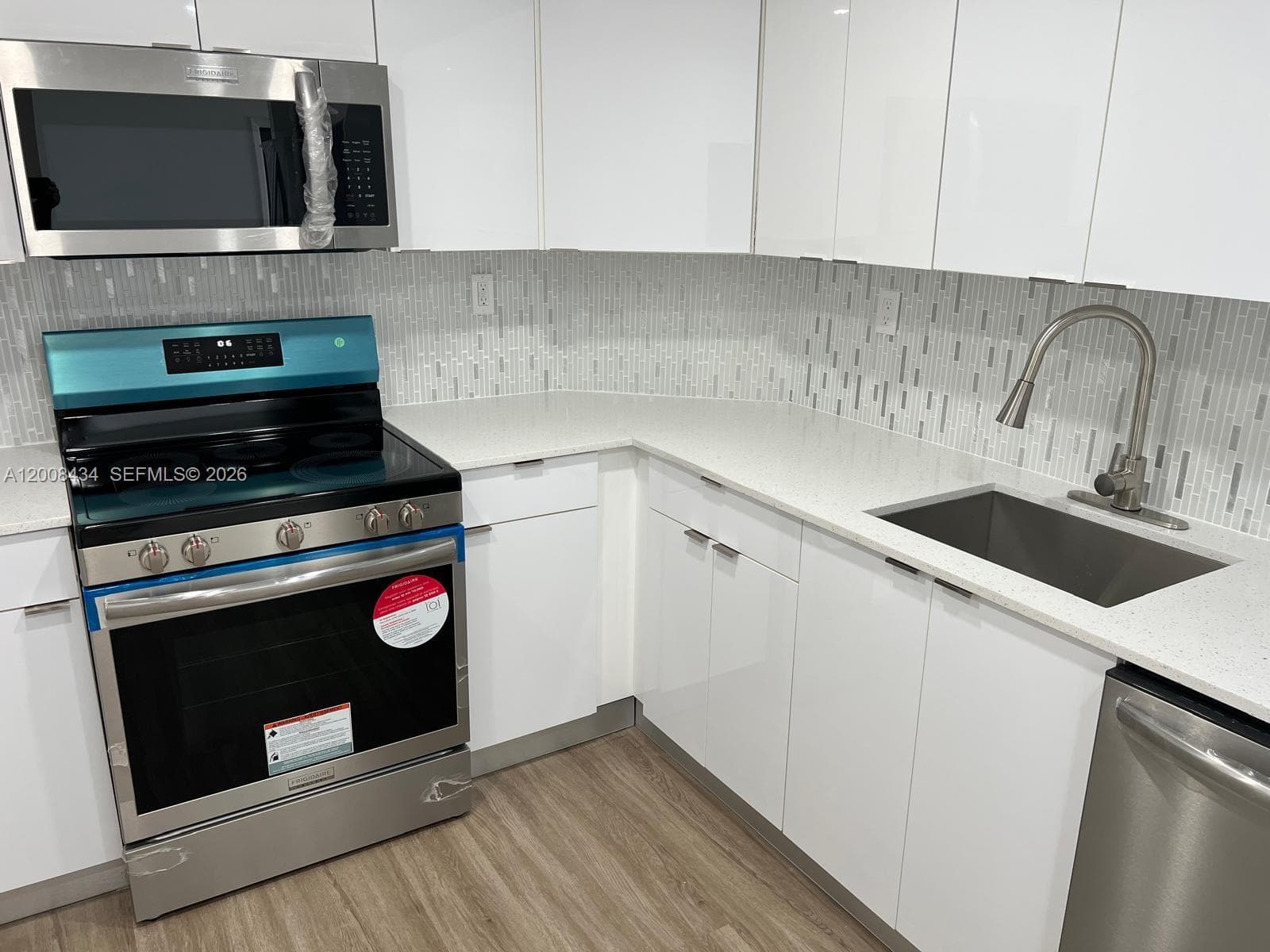 500 Bayview Dr 1120 photo 4