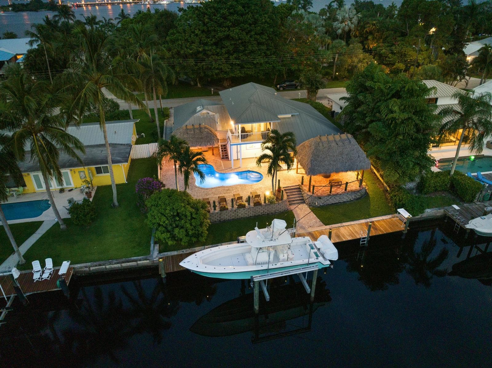 1359 SW Dyer Point Road 2