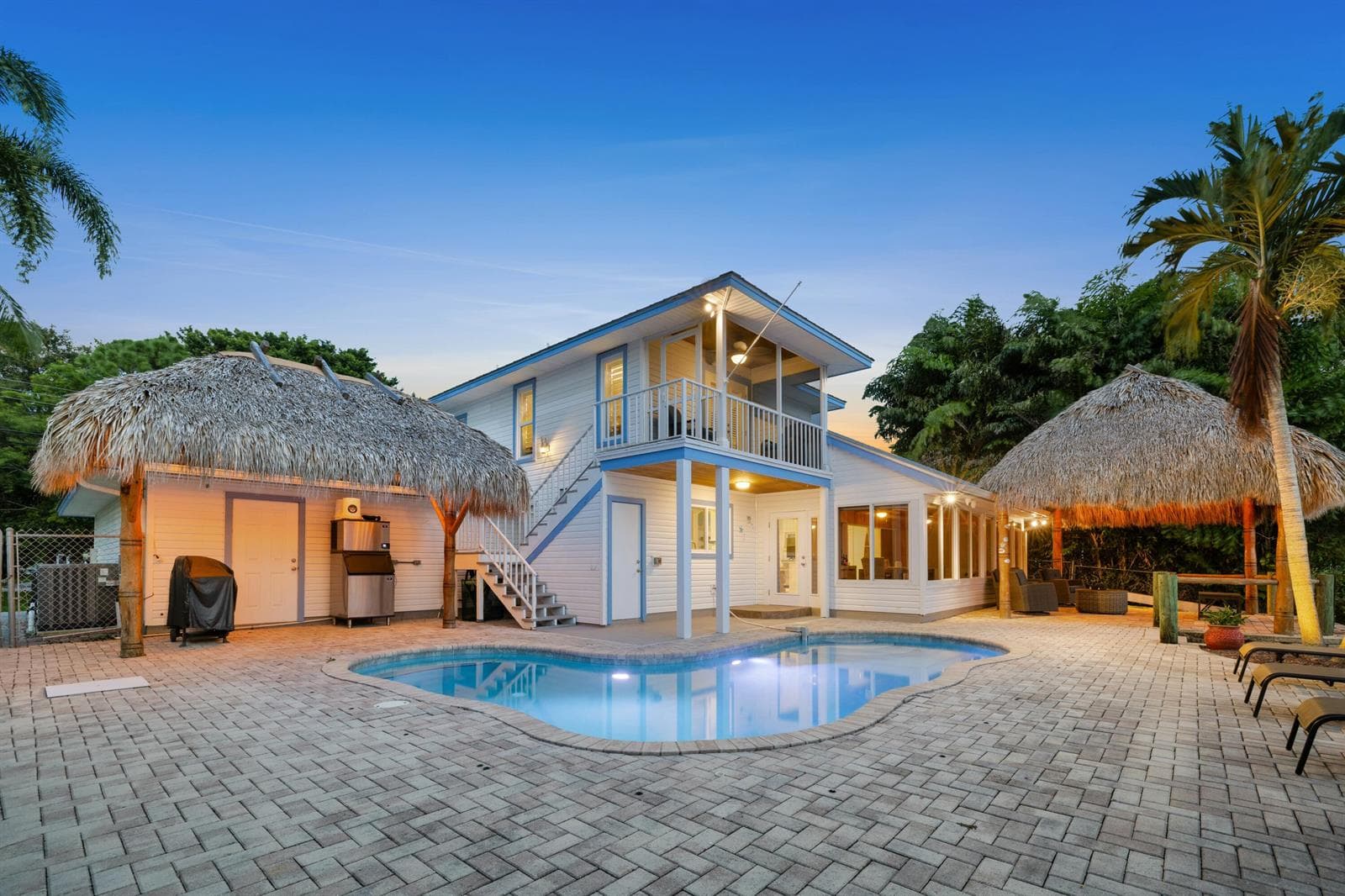 1359 SW Dyer Point Road 4