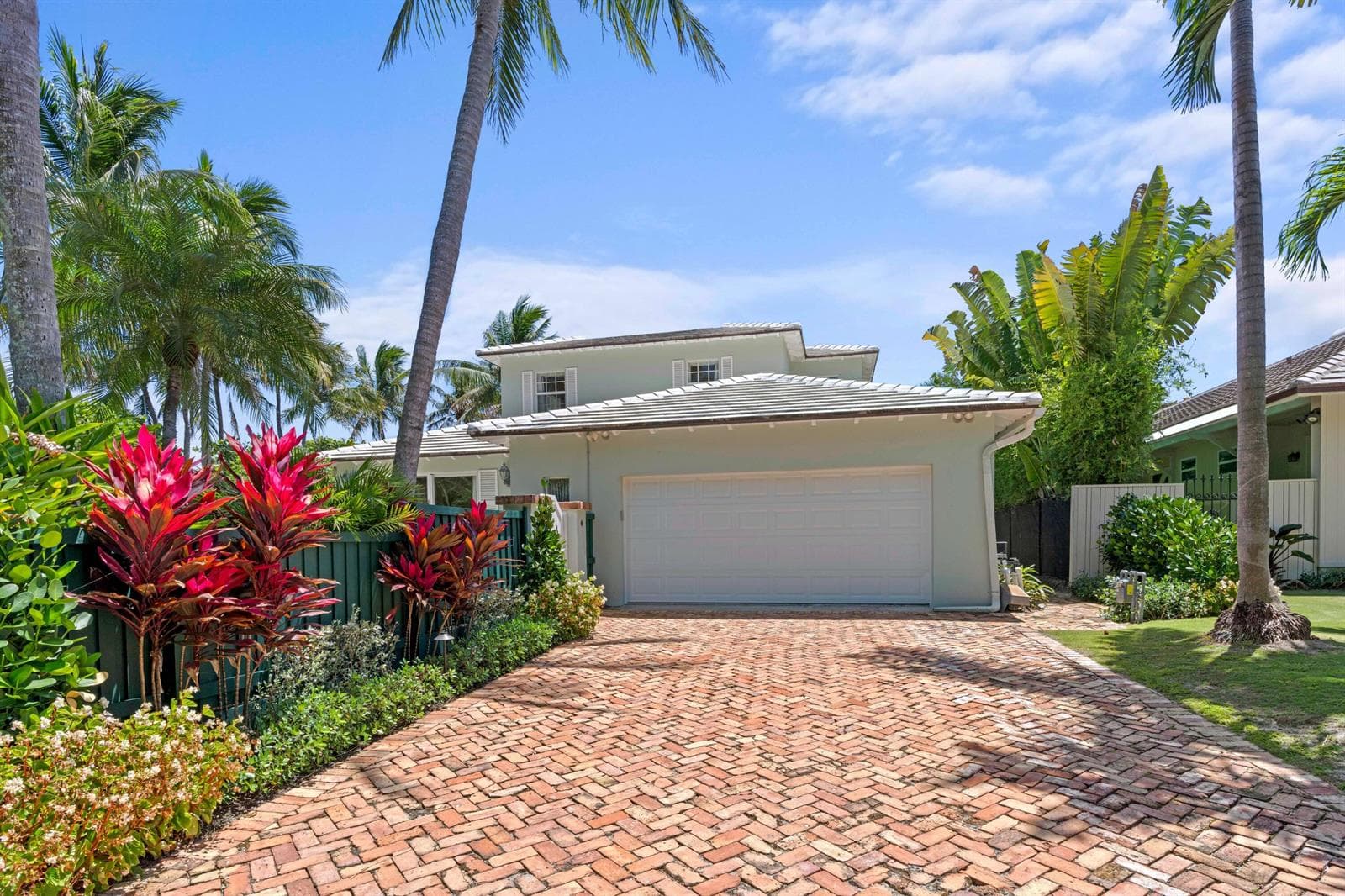 1554 N Ocean Way photo 3