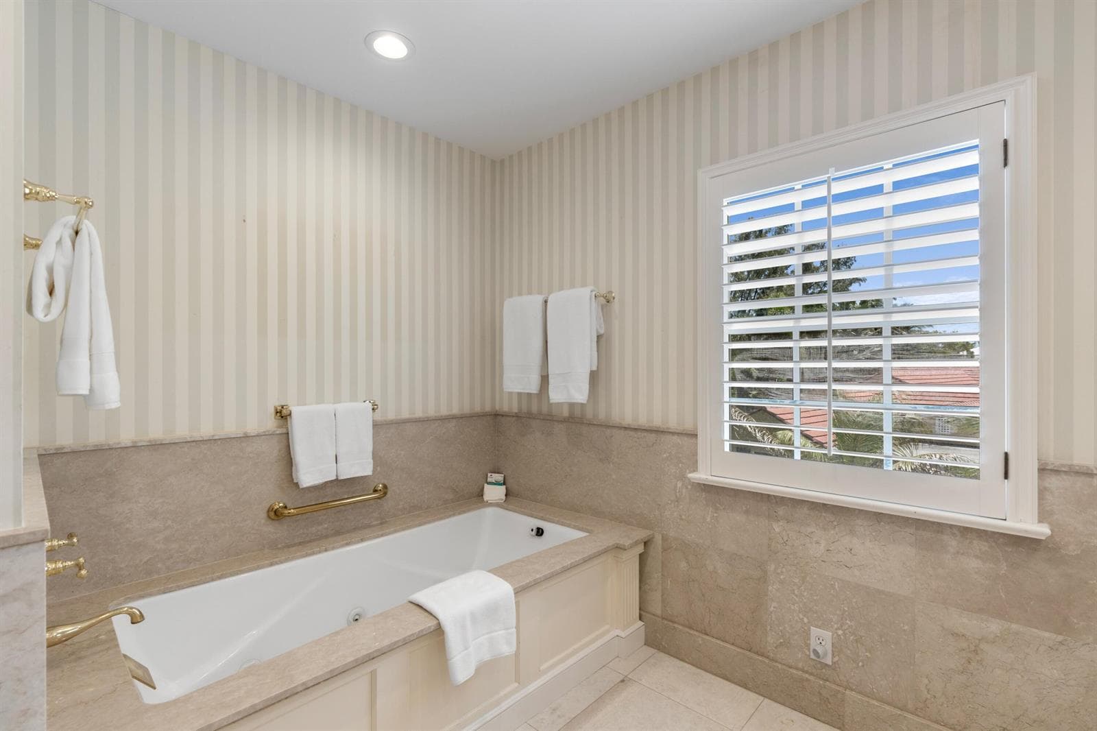 1554 N Ocean Way photo 15