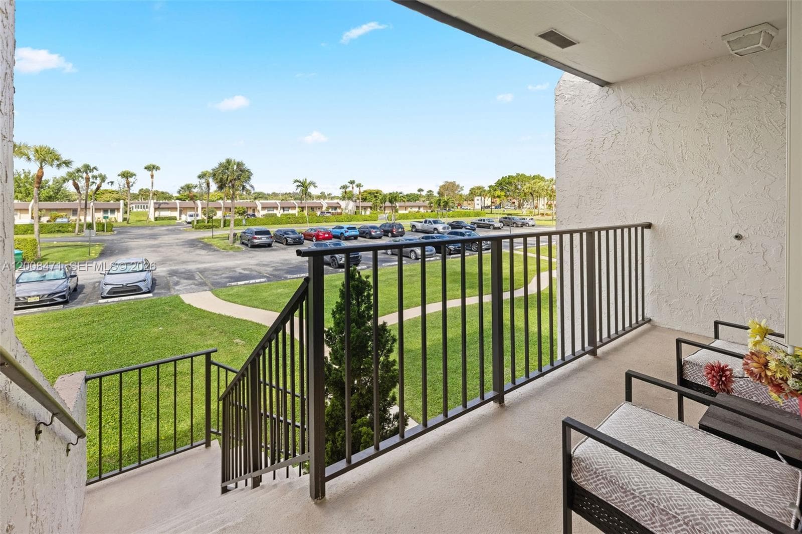 110 Lake Meryl Dr 216 photo 4