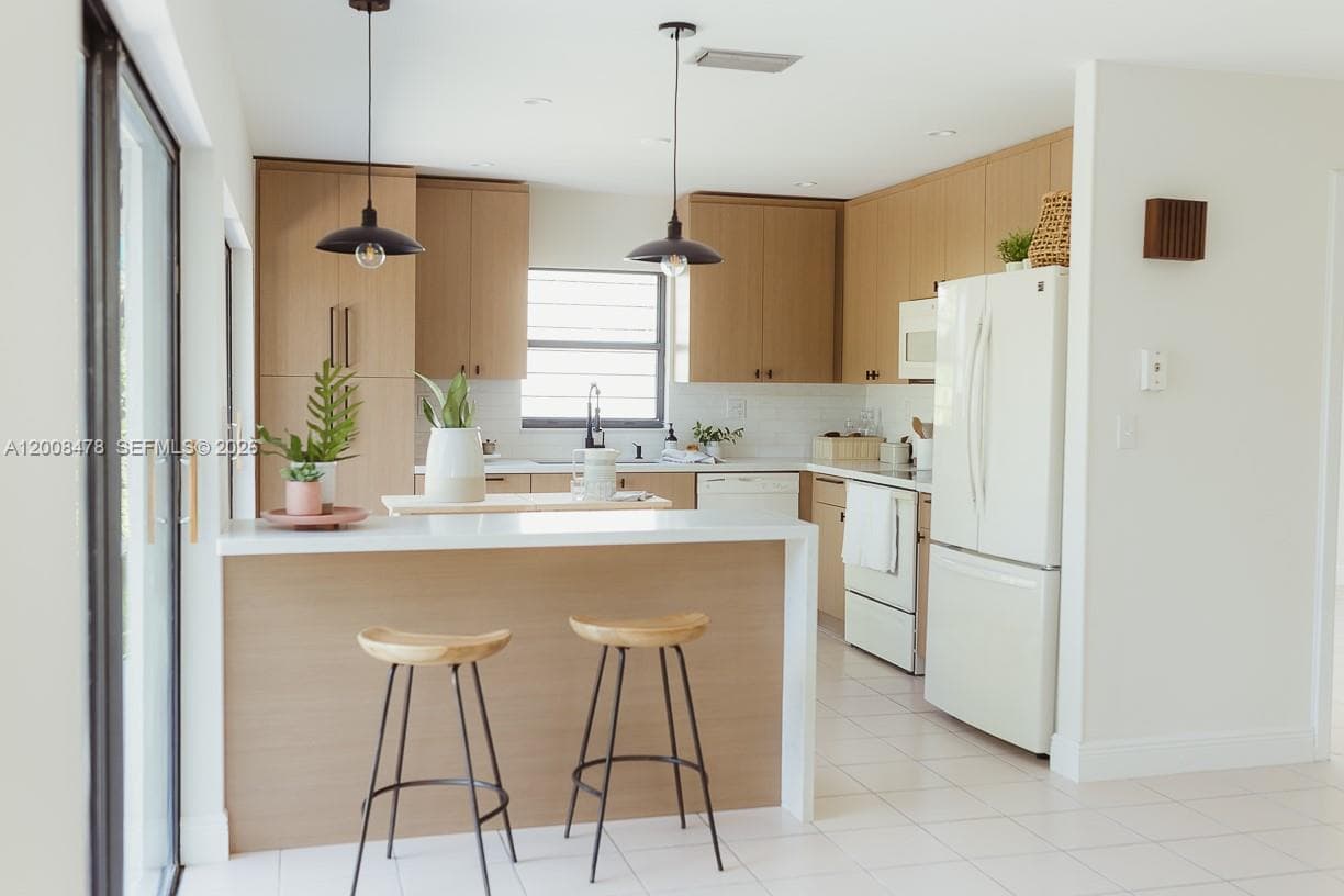 9400 103rd Ave photo 3