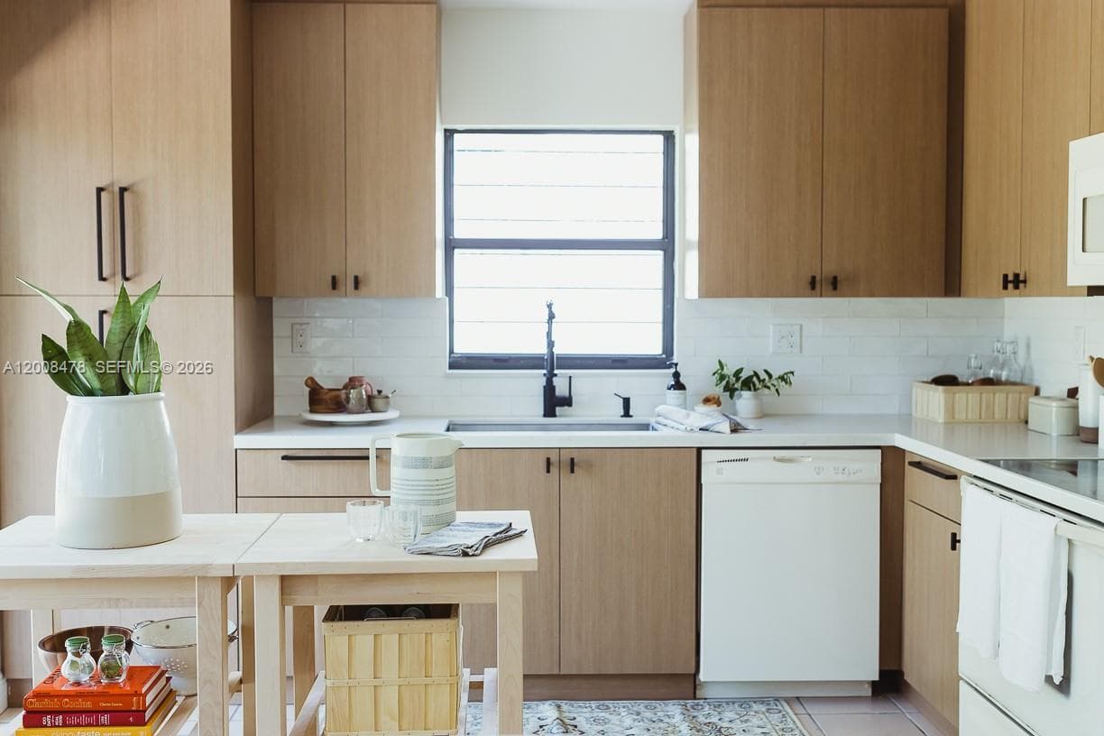 9400 103rd Ave photo 4