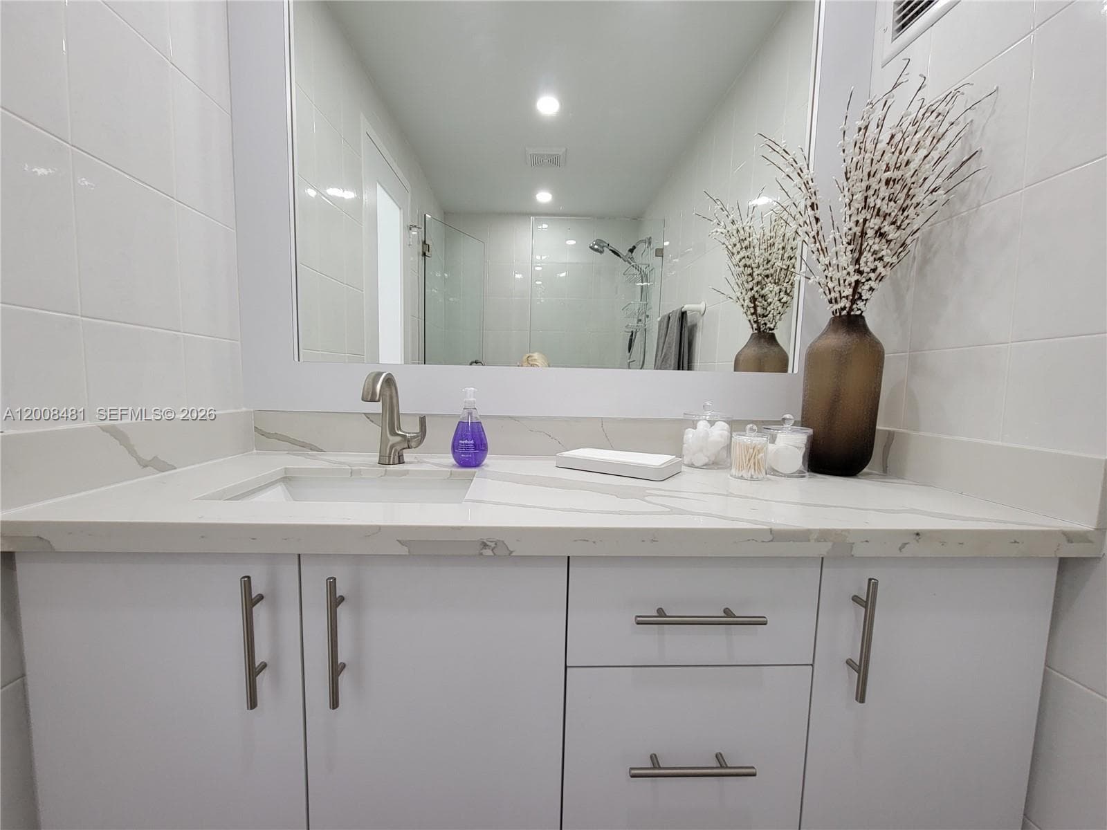 3505 Ocean Dr 1203 photo 16