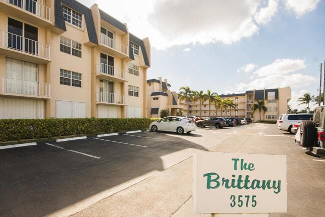 3575 S Ocean Boulevard 408 photo 1