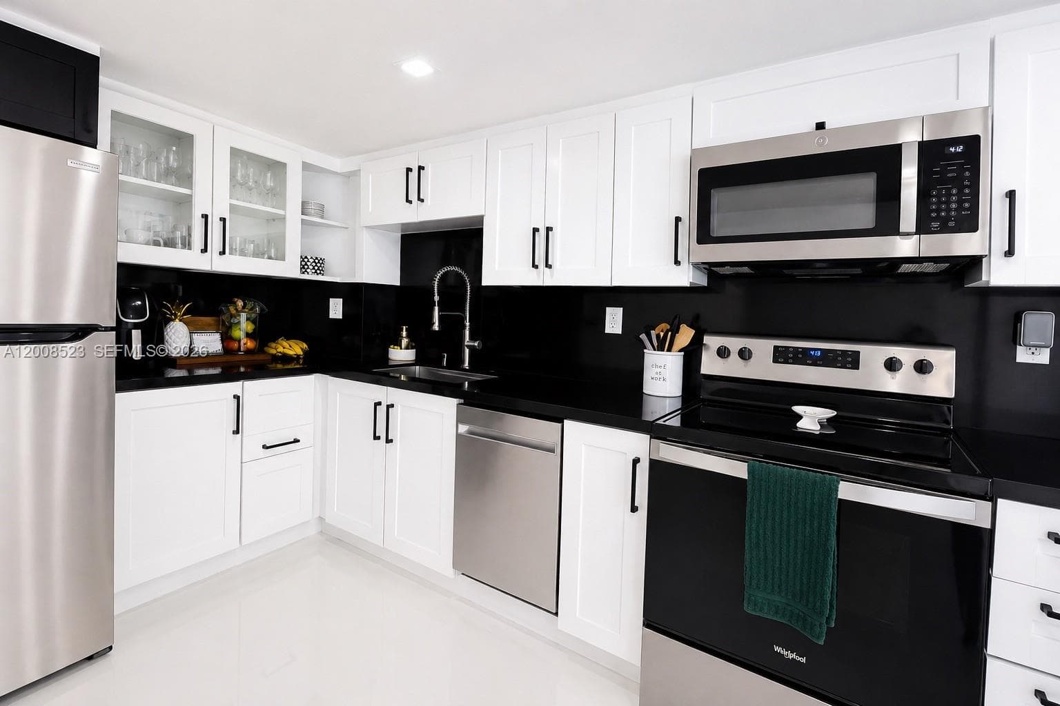 300 Bayview Dr PH11 photo 4