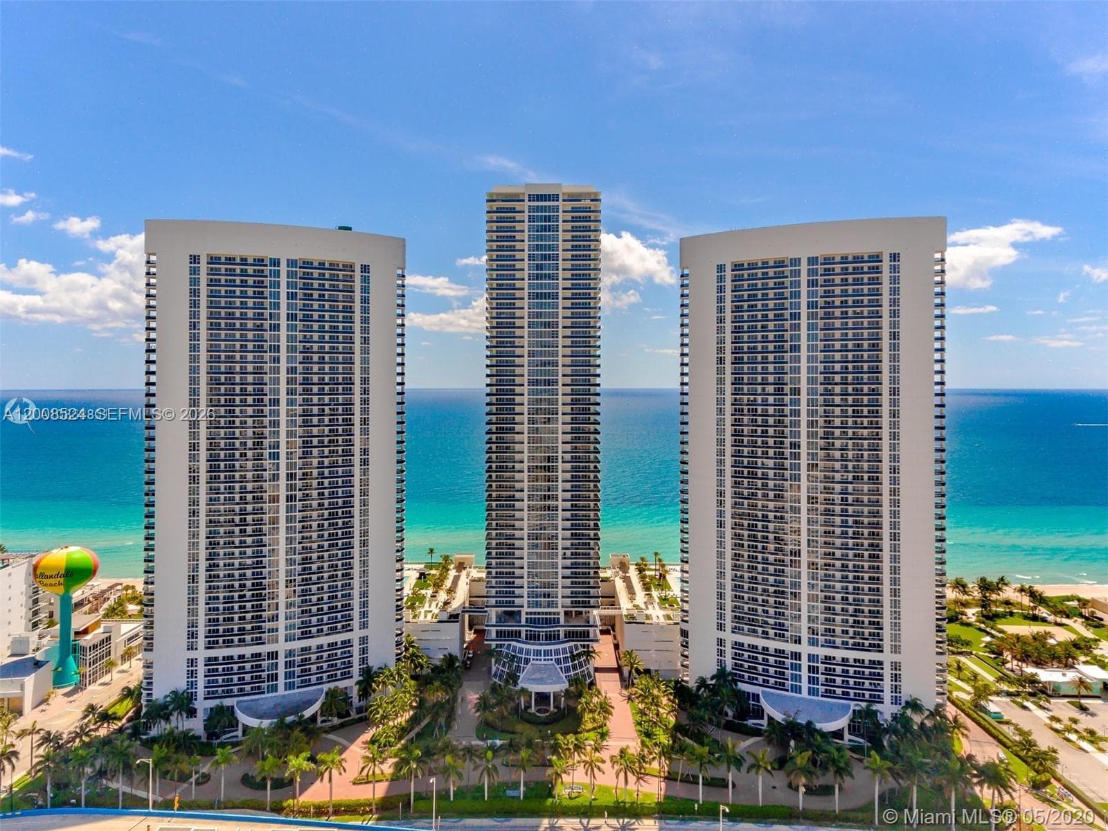 1830 OCEAN DR 3910 photo 1