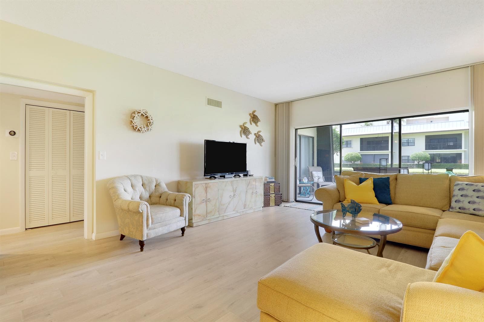 275 S Beach Road photo 10