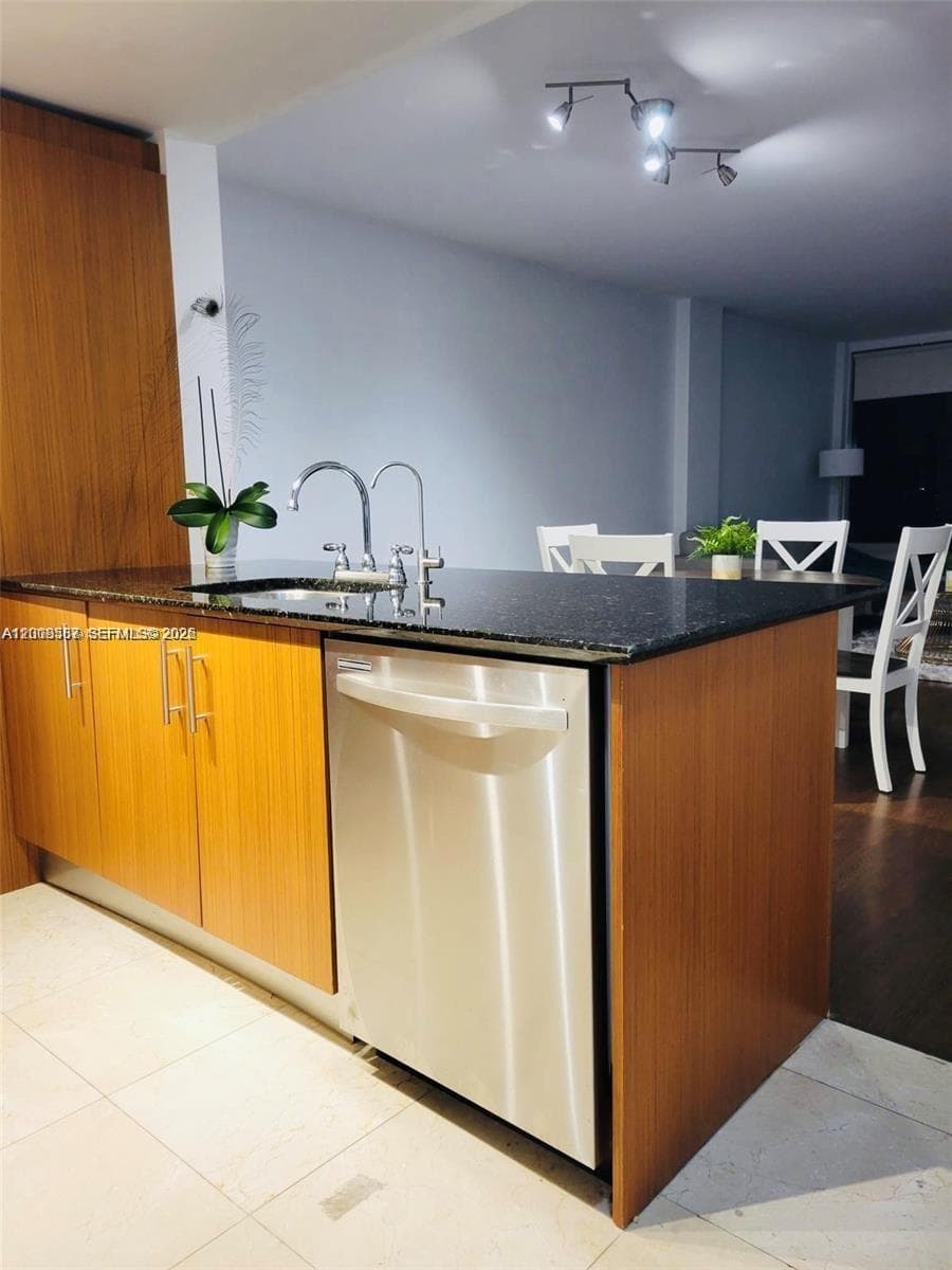 10275 Collins Ave 327 photo 5