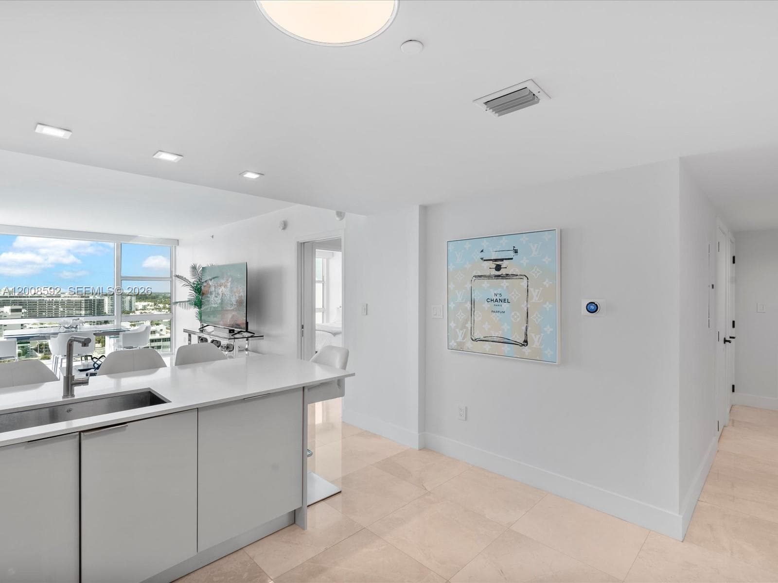 6801 Collins Ave 1402 Door 1412 L photo 17