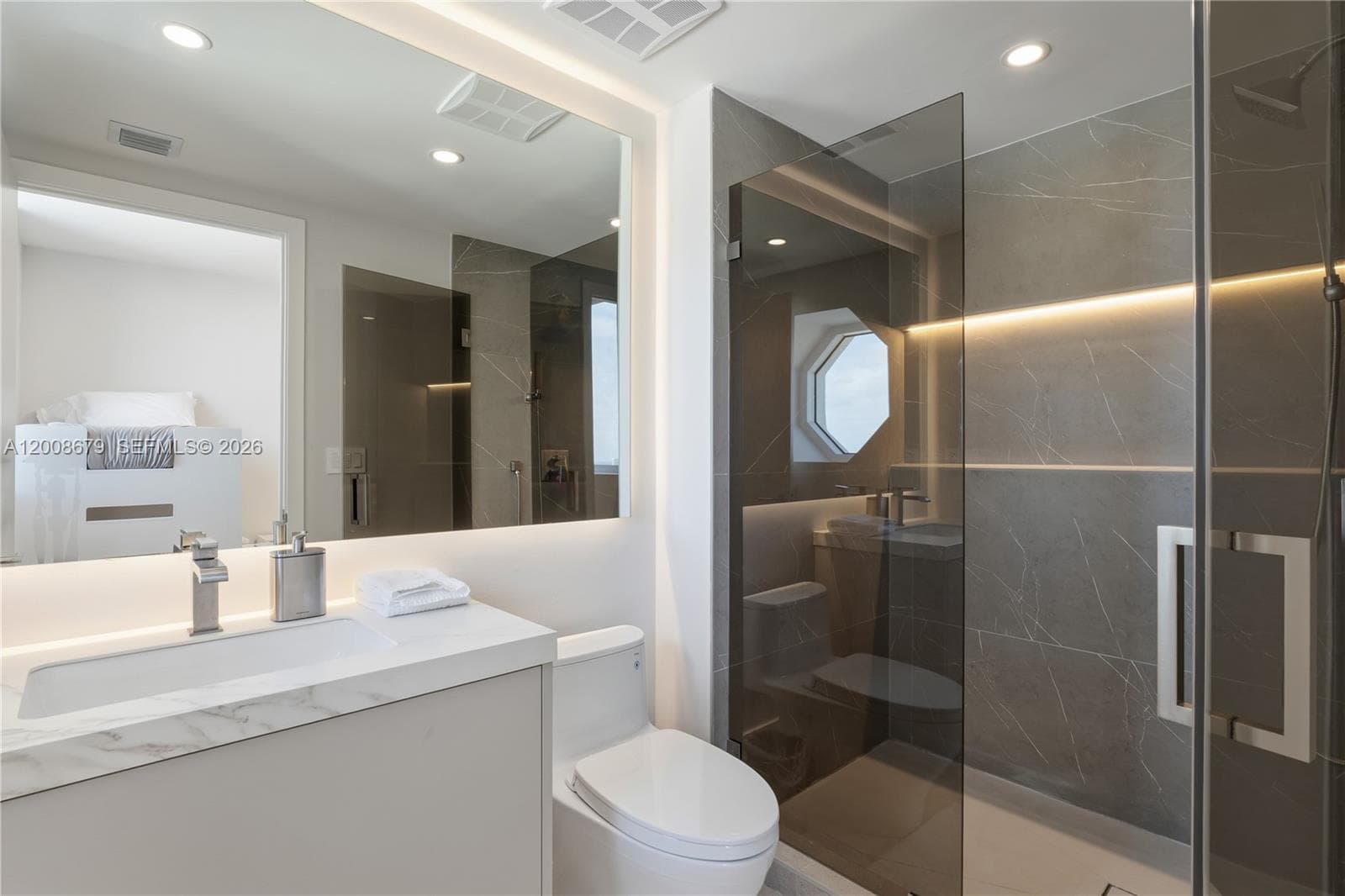 17875 Collins Ave 3906 photo 24