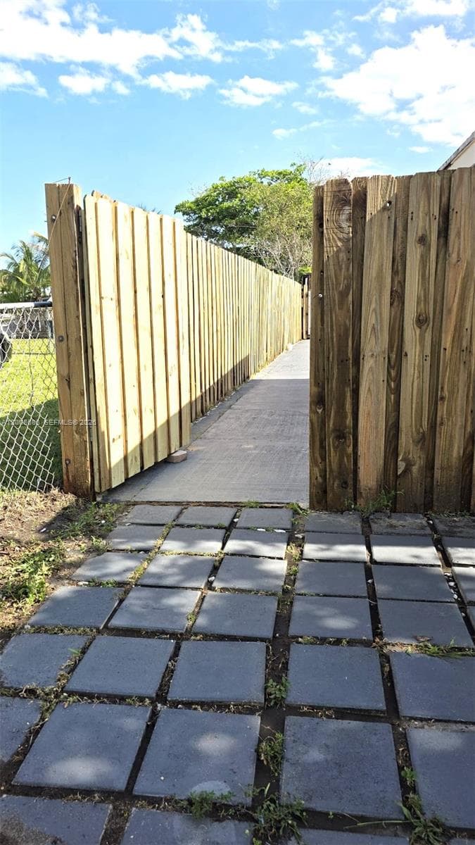 10790 46th St 10790 photo 14