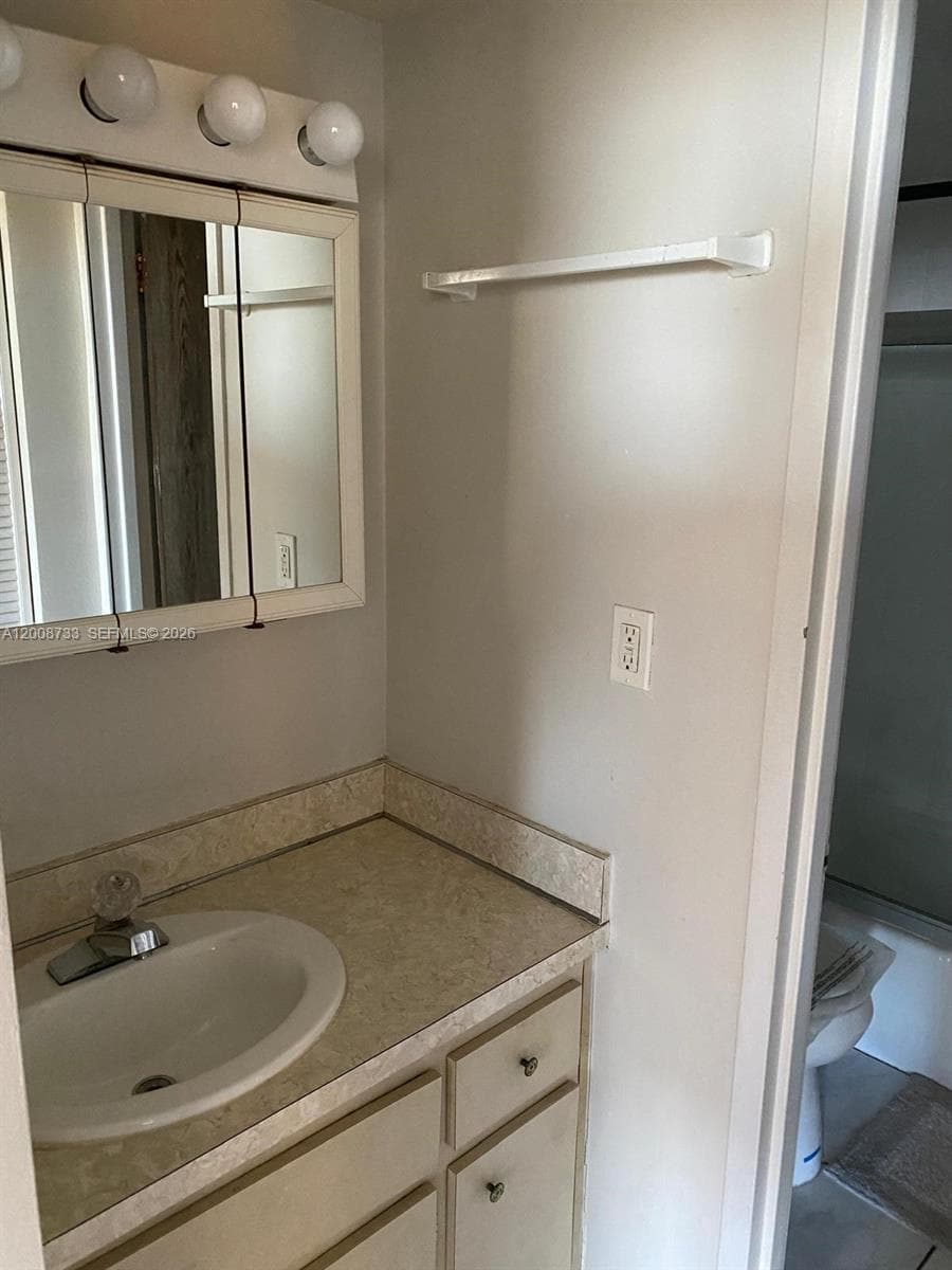 2899 Collins Ave 1746 photo 3