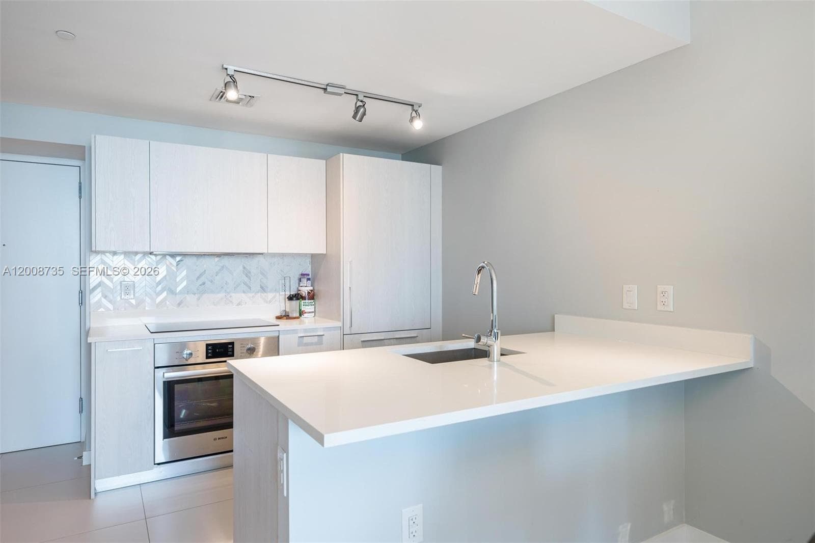 501 31st St 2703 photo 4