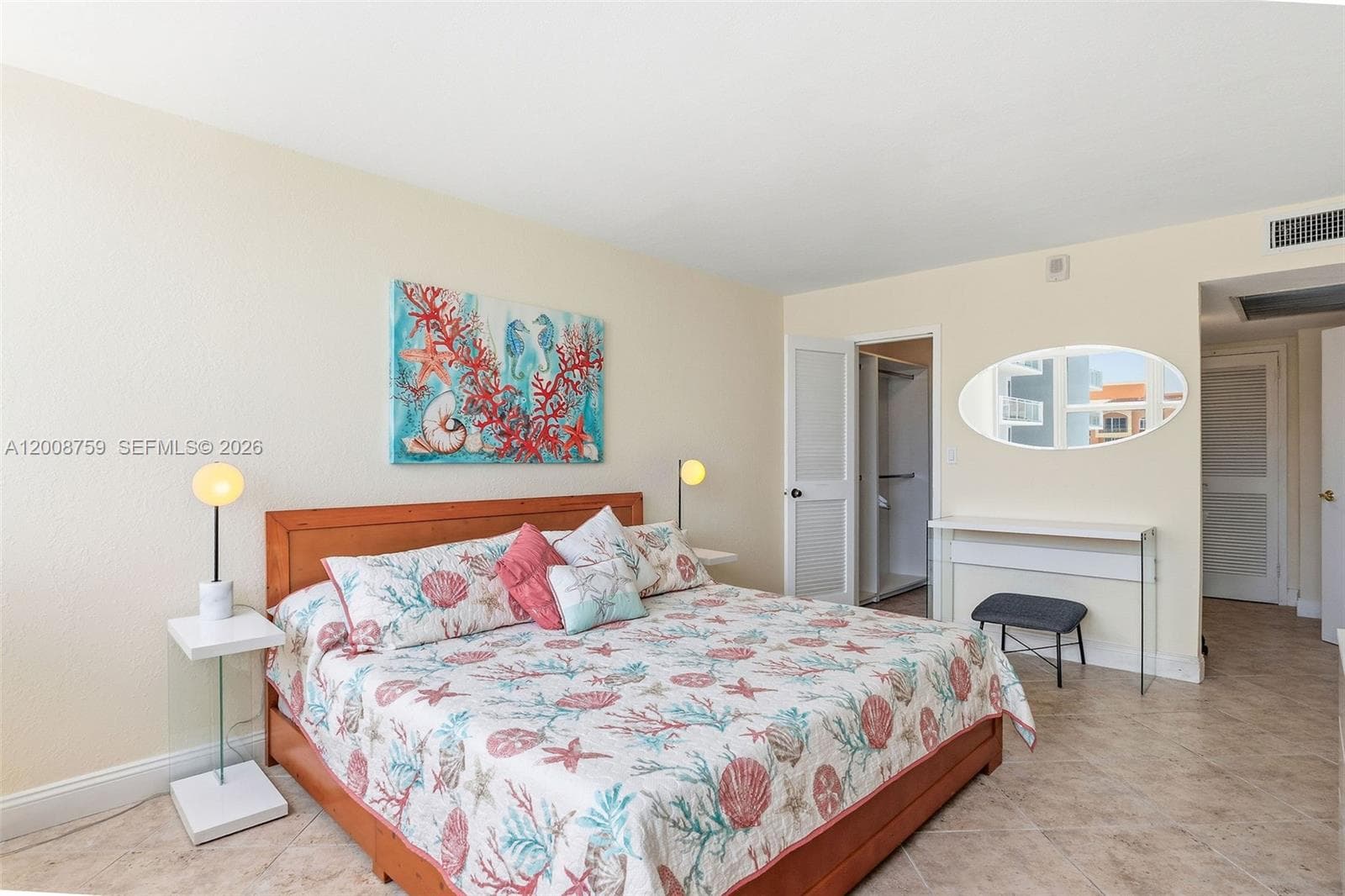 2030 Ocean Dr 1820 photo 13