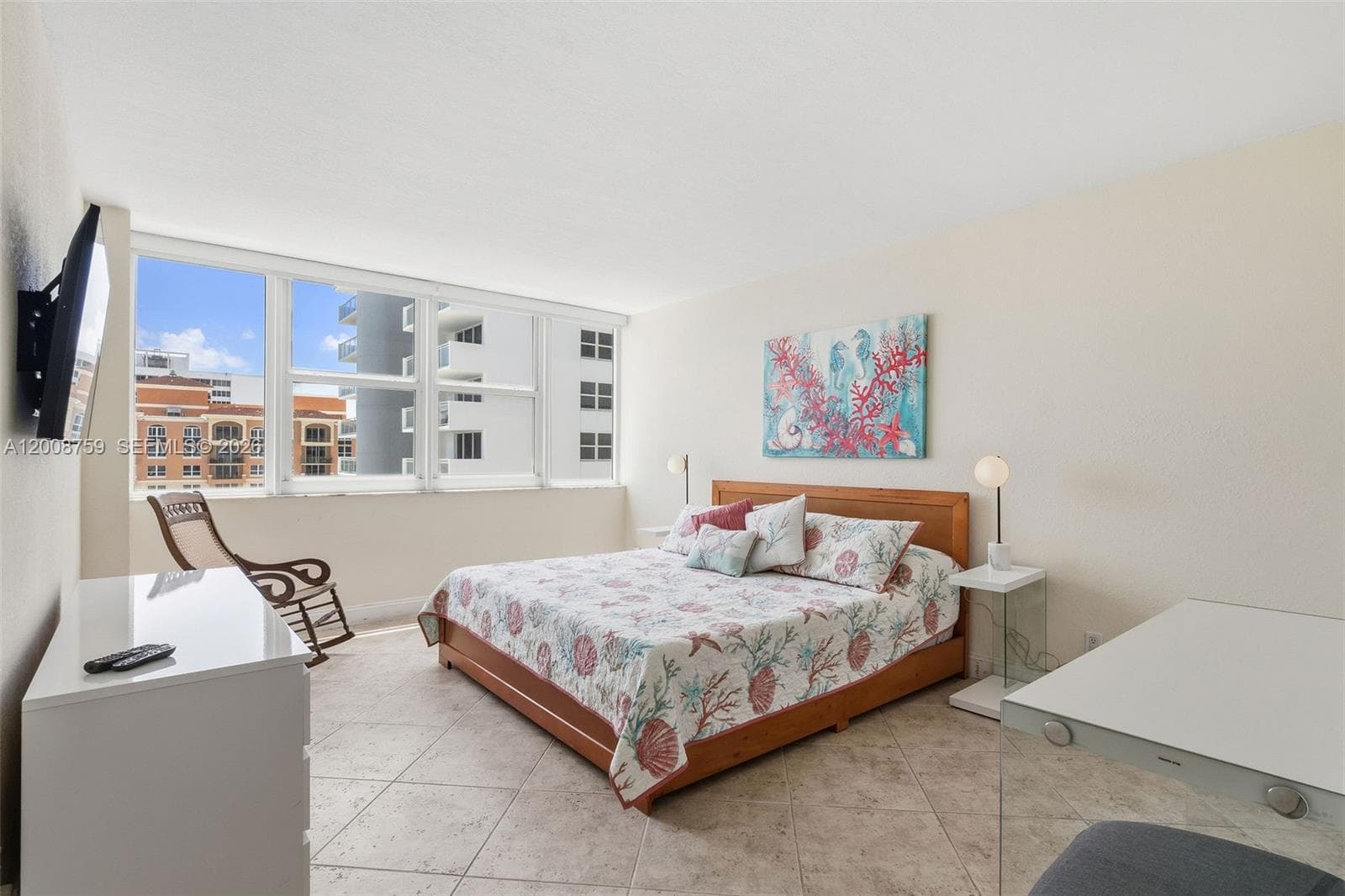 2030 Ocean Dr 1820 photo 12