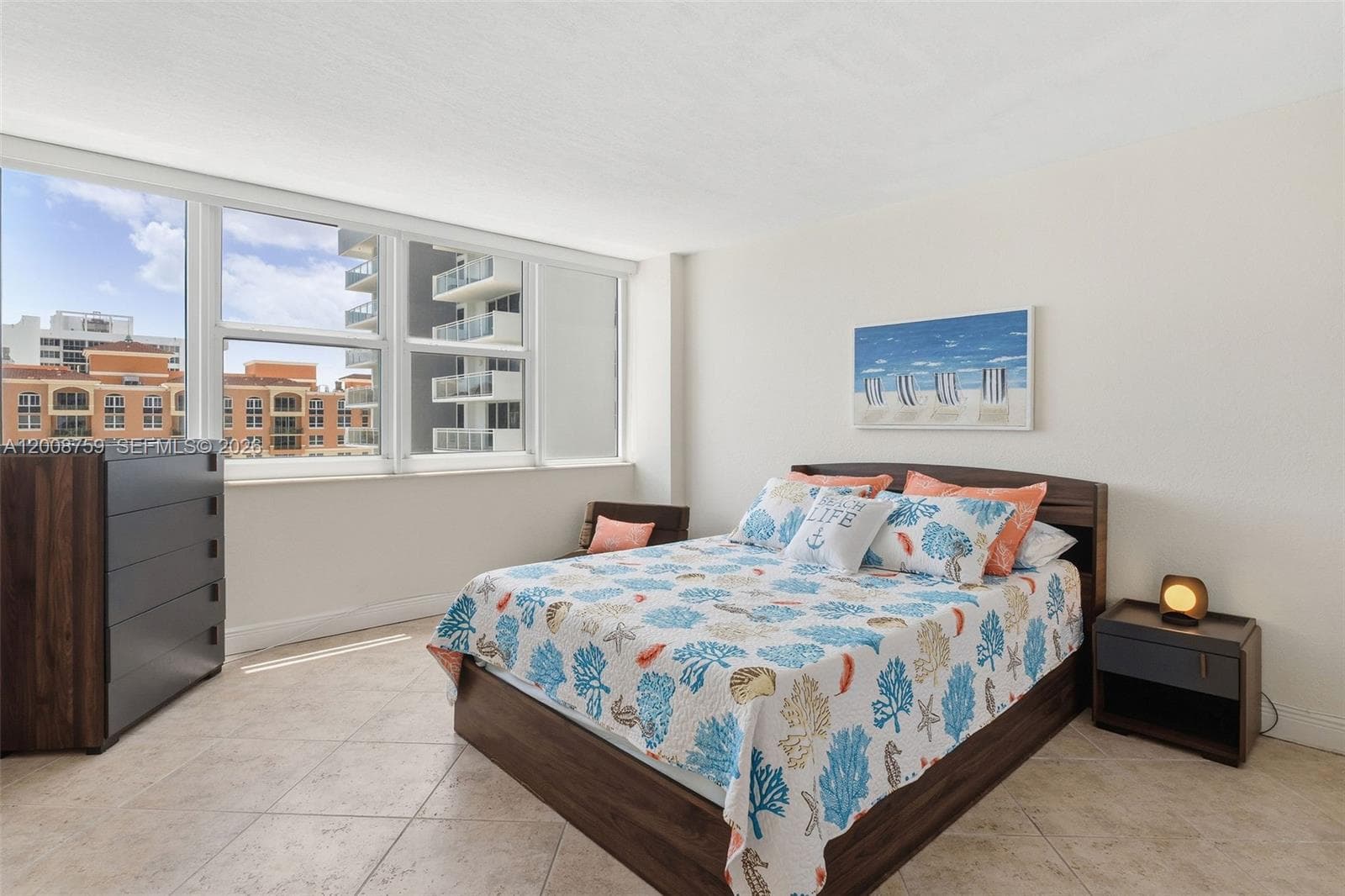 2030 Ocean Dr 1820 photo 9