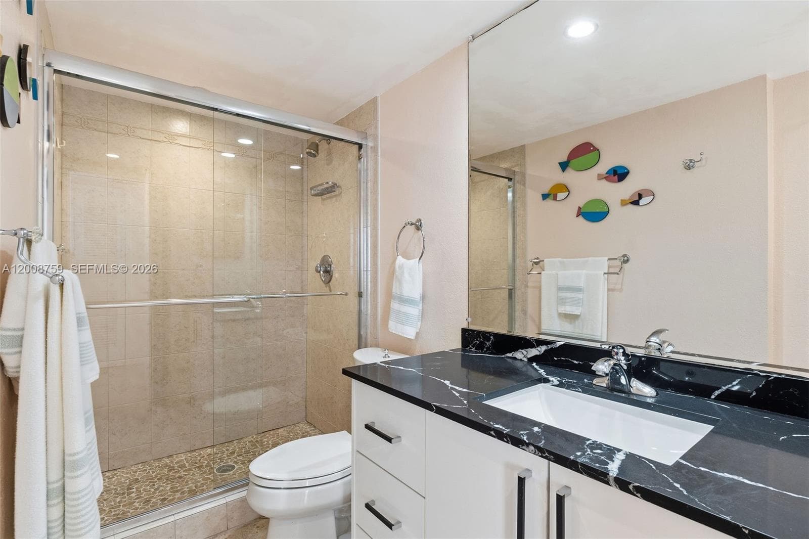 2030 Ocean Dr 1820 photo 11