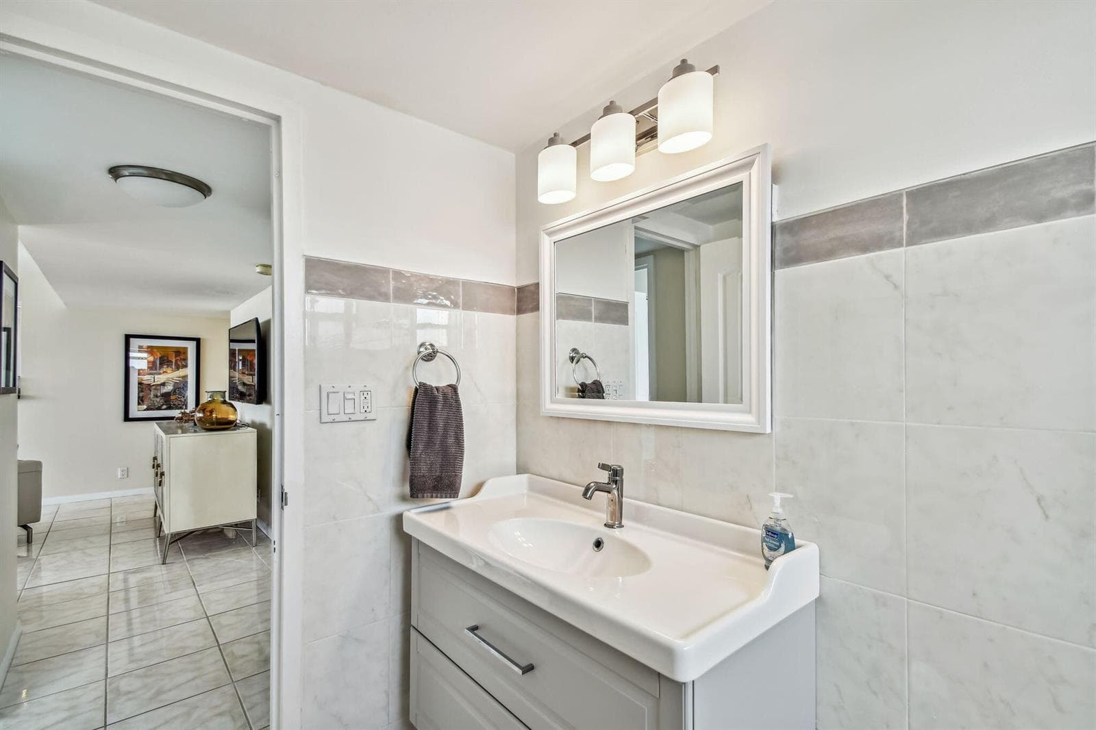 100 Golden Isles Drive 708 photo 19