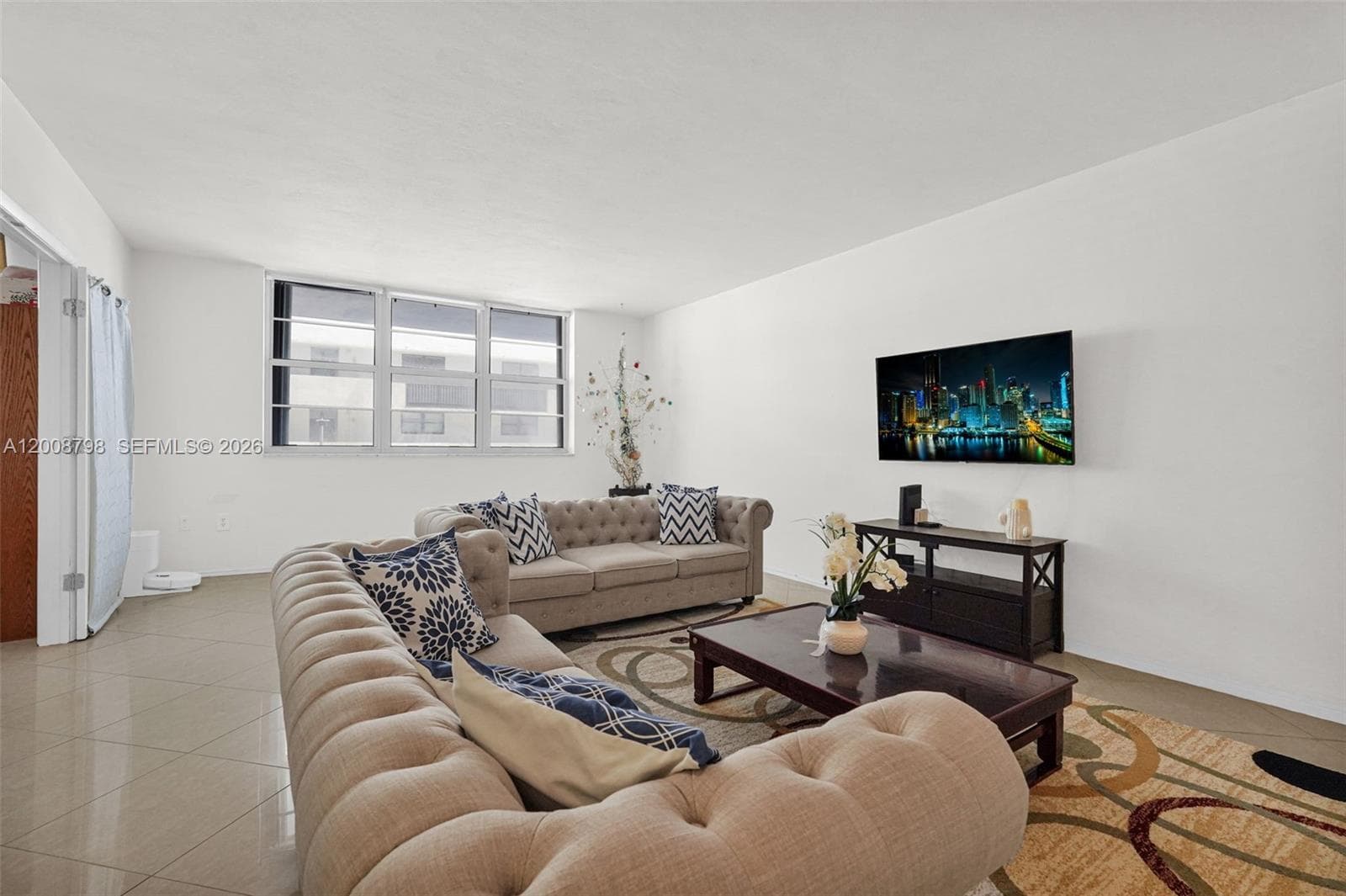 5825 Collins Ave 2E photo 16