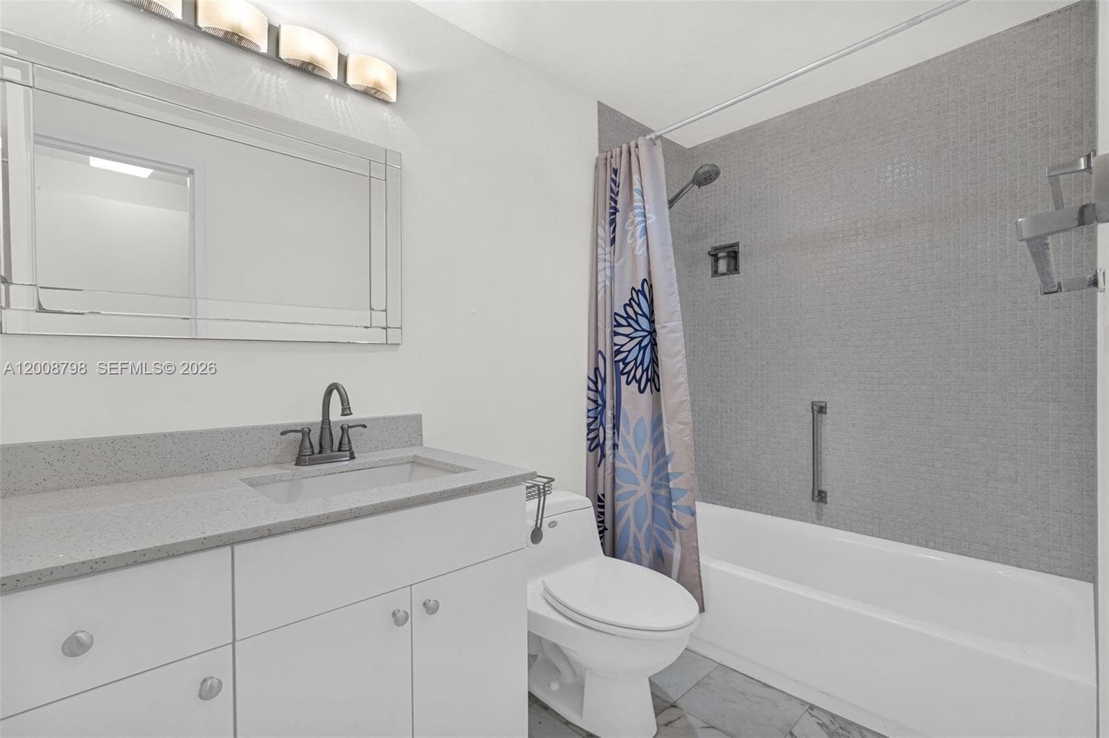 5825 Collins Ave 2E photo 22