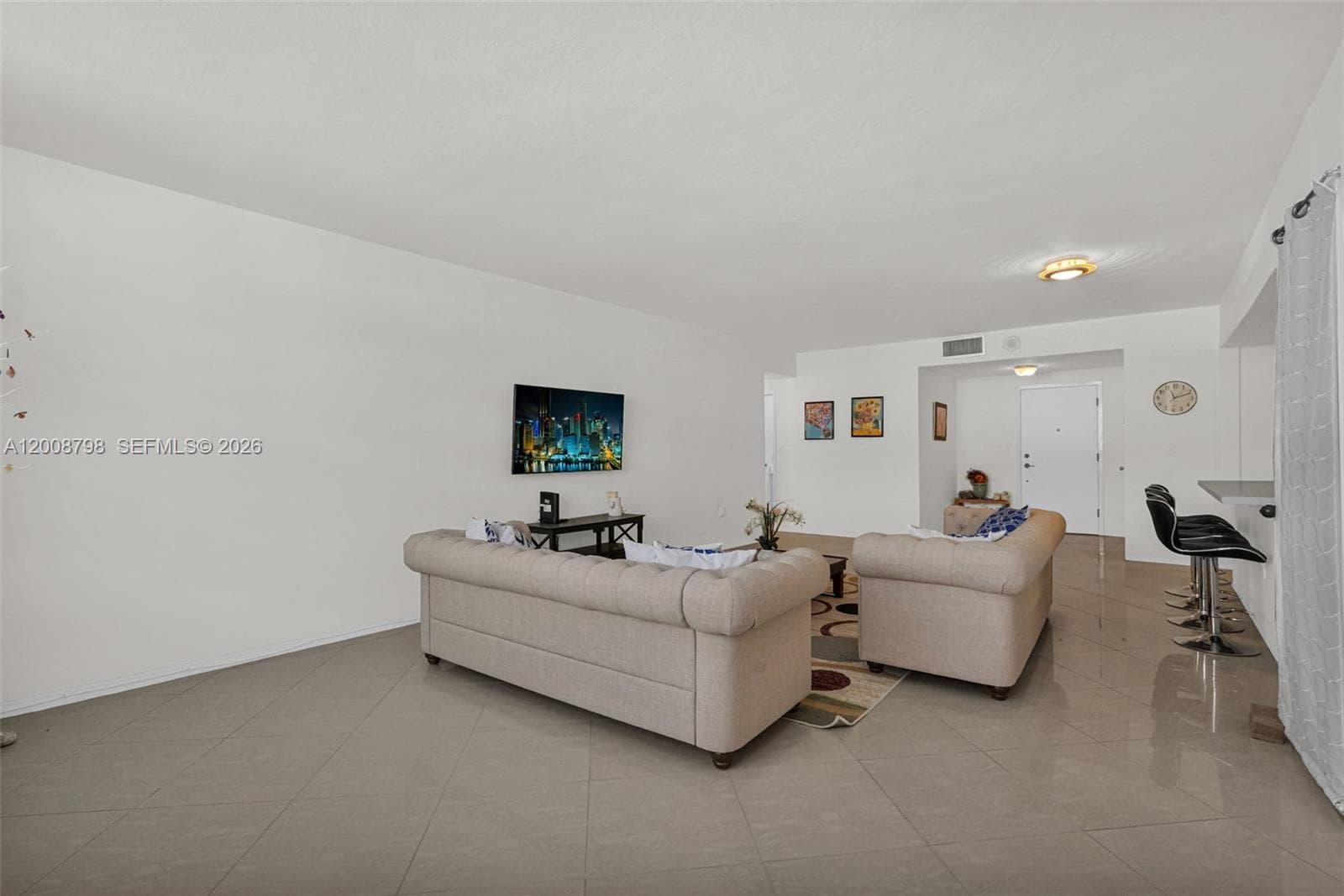 5825 Collins Ave 2E photo 18