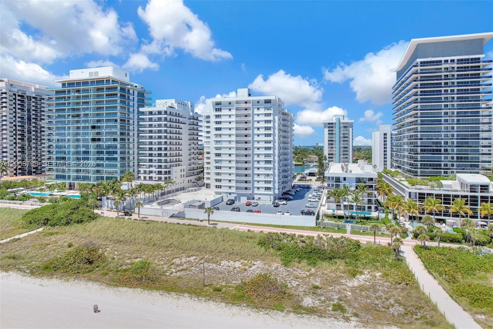 5825 Collins Ave 2E photo 4