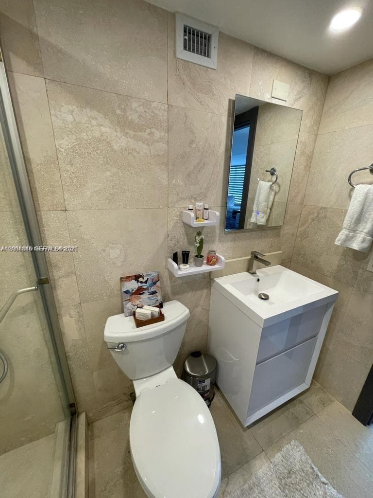 2049 Ocean Dr 401 photo 23