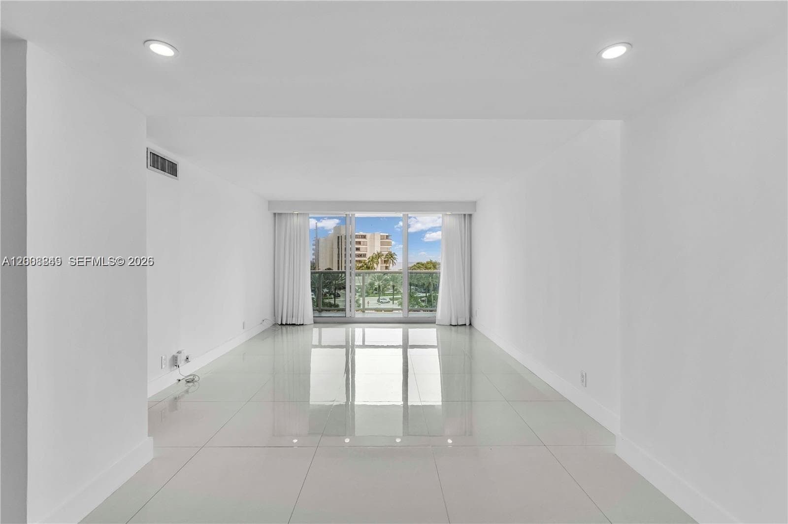 100 Bayview Dr 508 photo 4