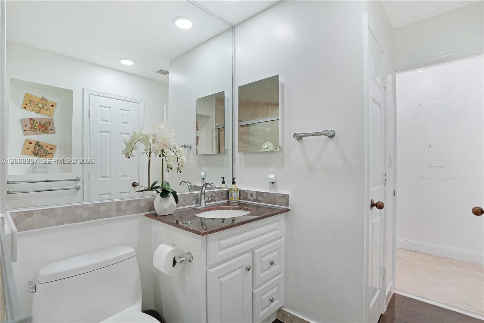 3700 Island Blvd C307 photo 13