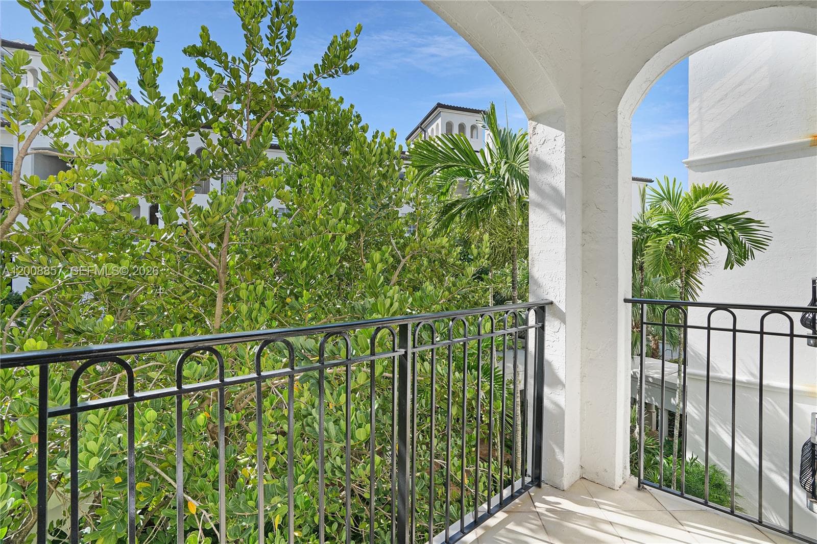 3700 Island Blvd C307 photo 16