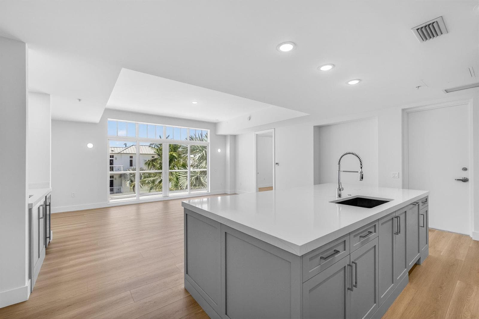 182 Lake Drive 5-301 photo 5