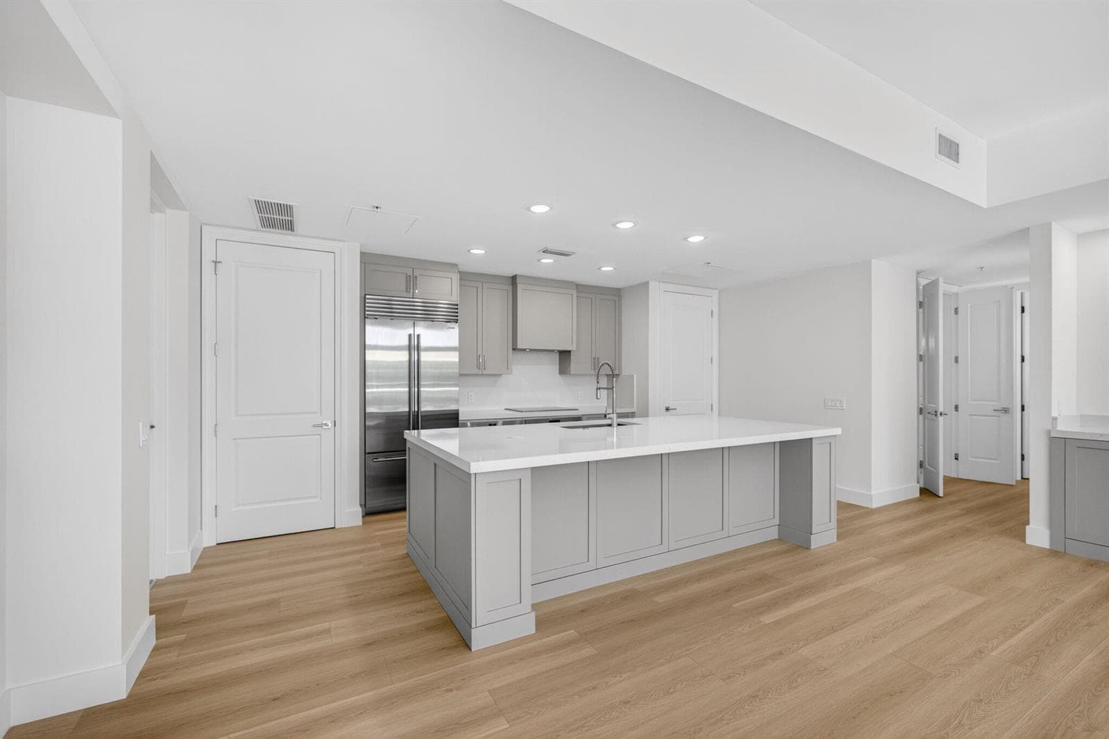 182 Lake Drive 5-301 photo 14