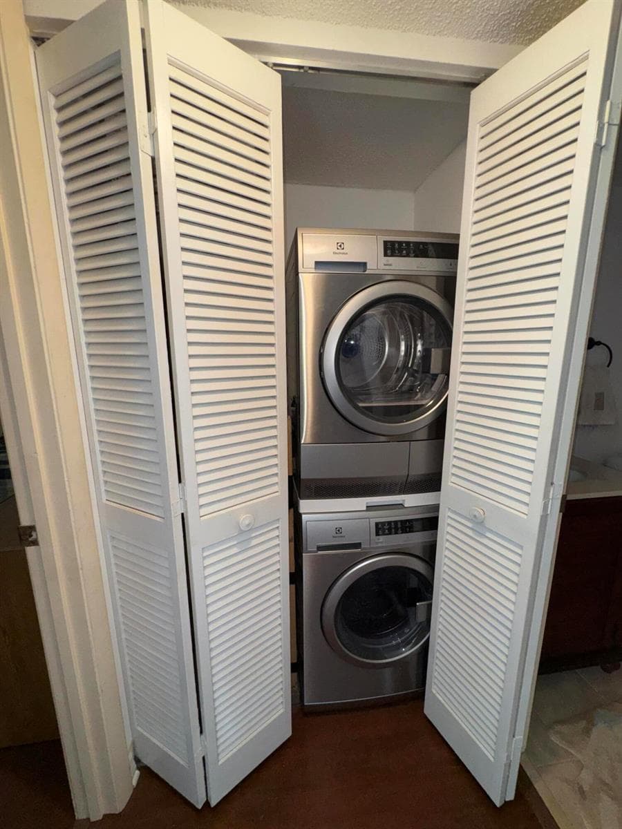 7430 S Ocean Drive 818 photo 23