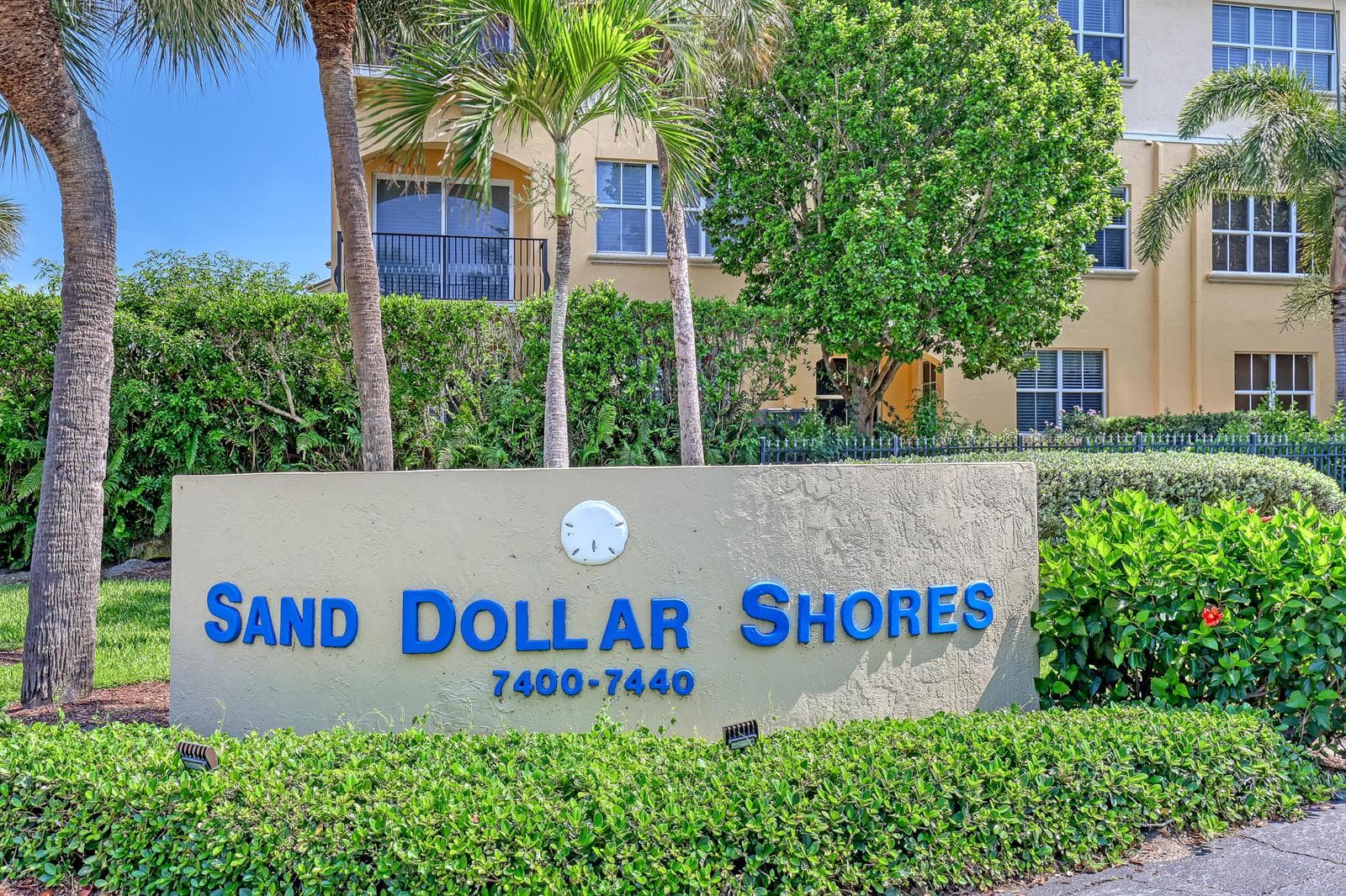 7430 S Ocean Drive 818 photo 3