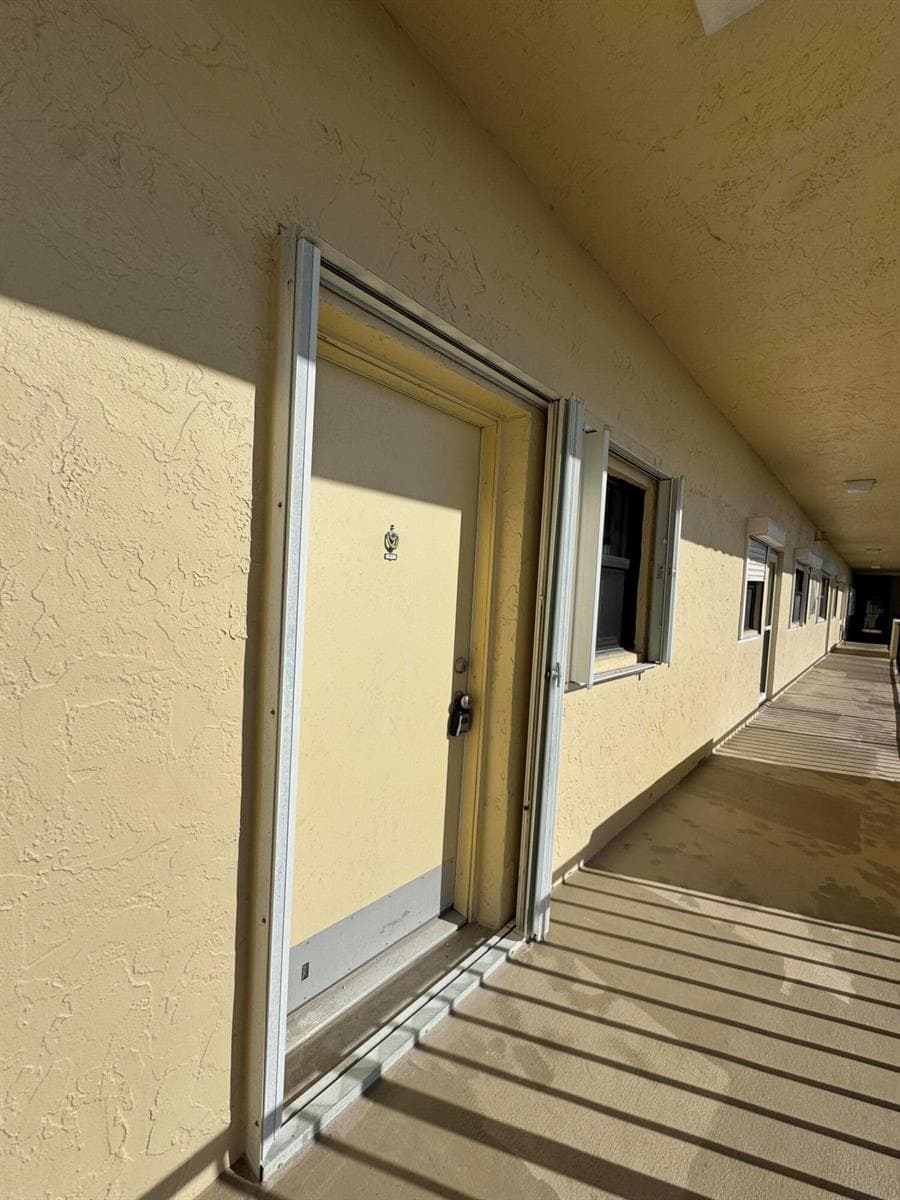 7430 S Ocean Drive 818 photo 5