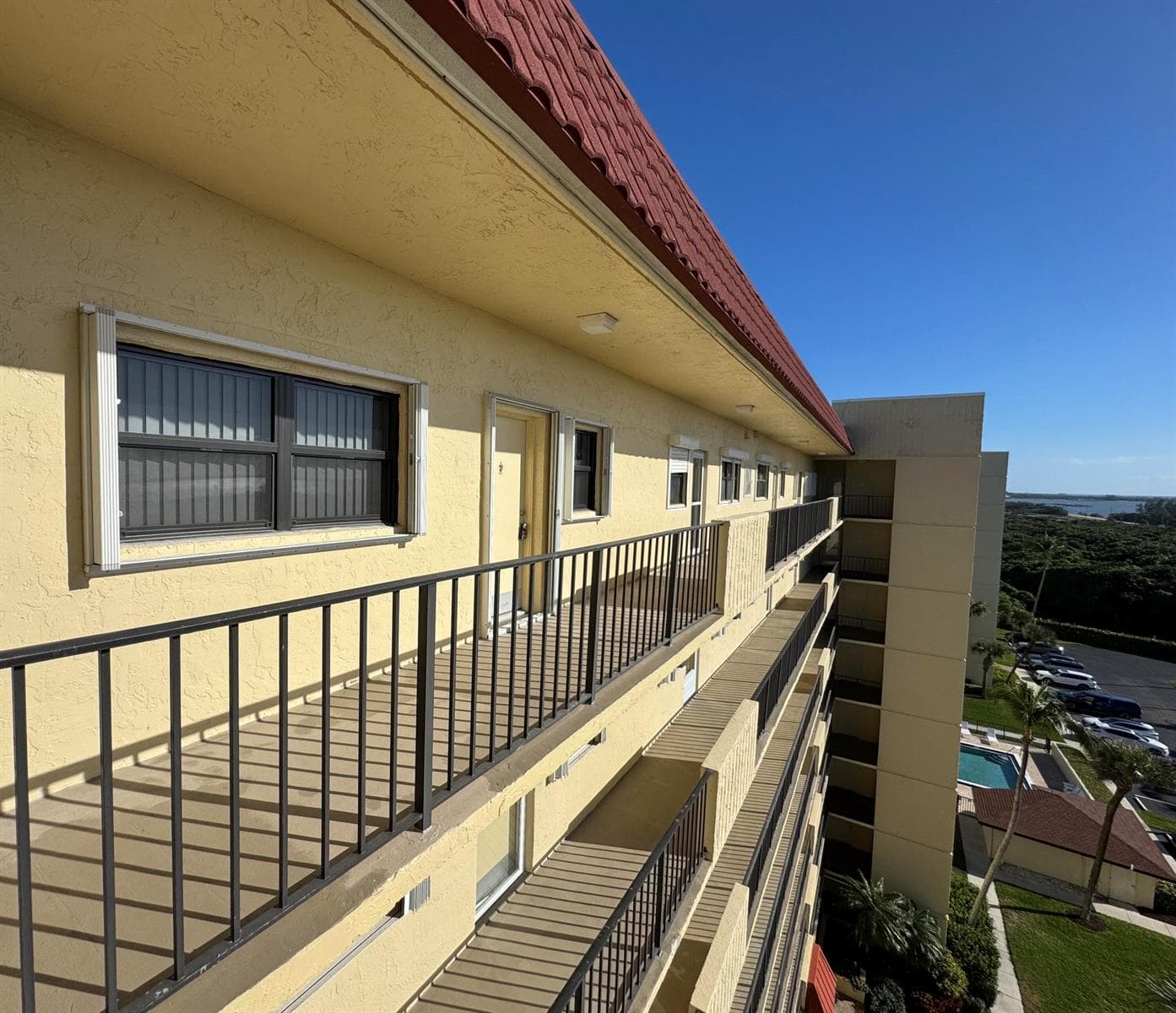 7430 S Ocean Drive 818 photo 4