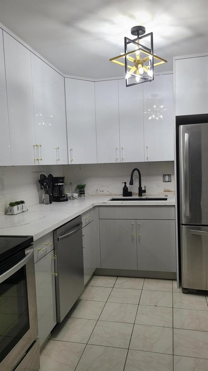 2500 Parkview Drive 802 photo 2