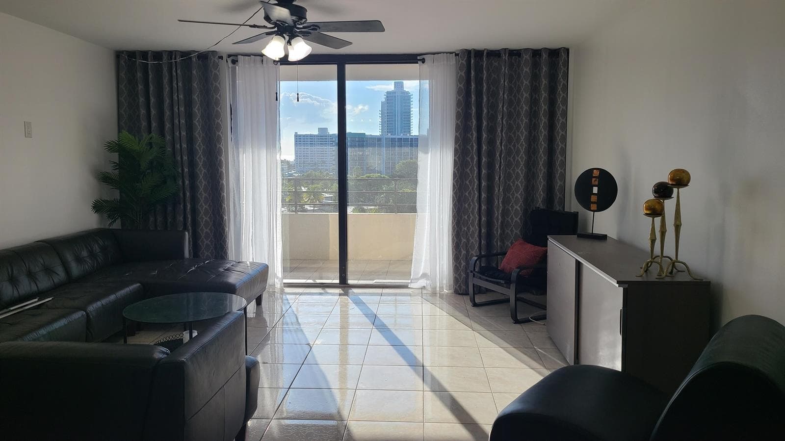 2500 Parkview Drive 802 photo 10