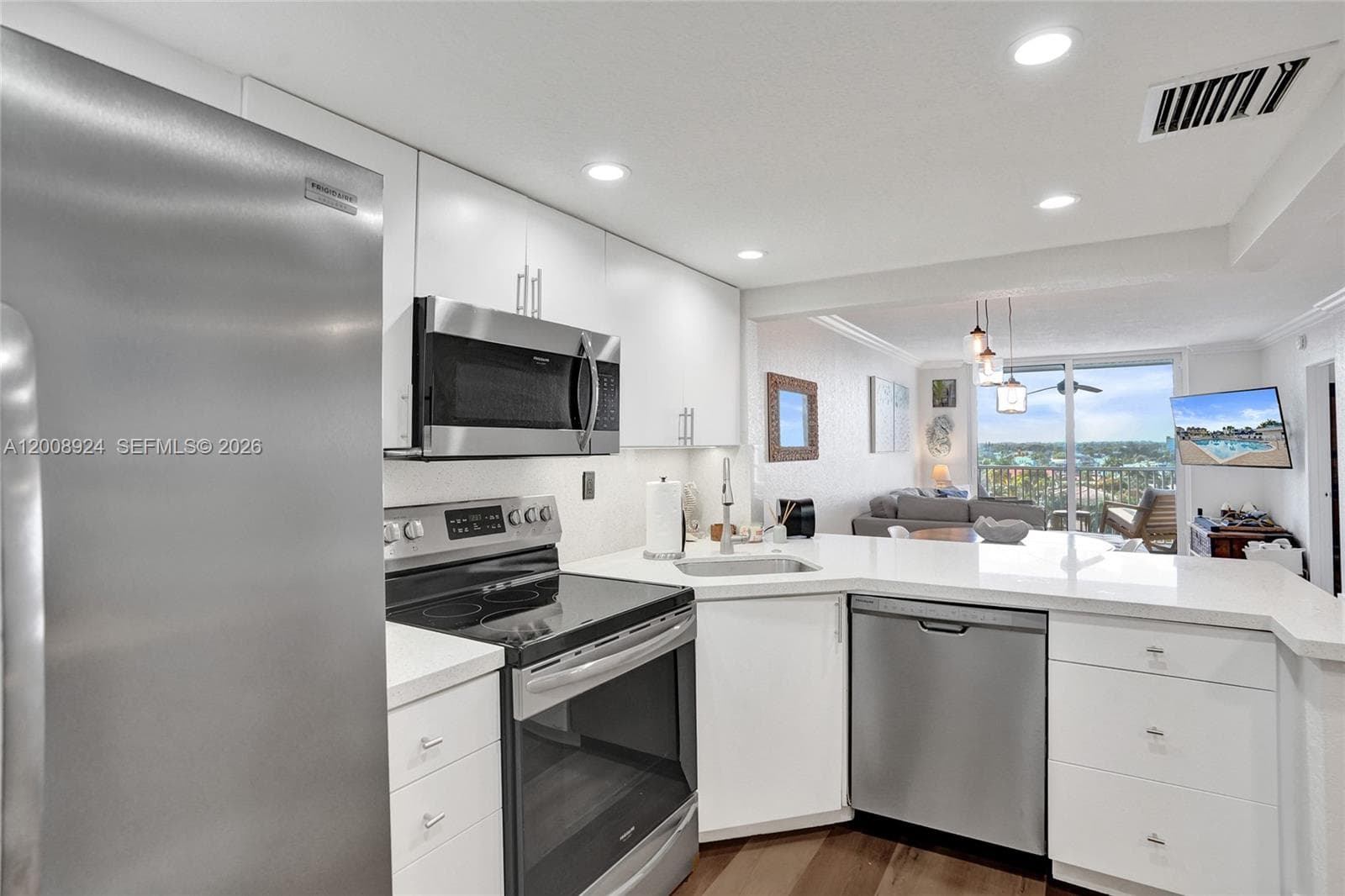 1391 Ocean Blvd 809 photo 7