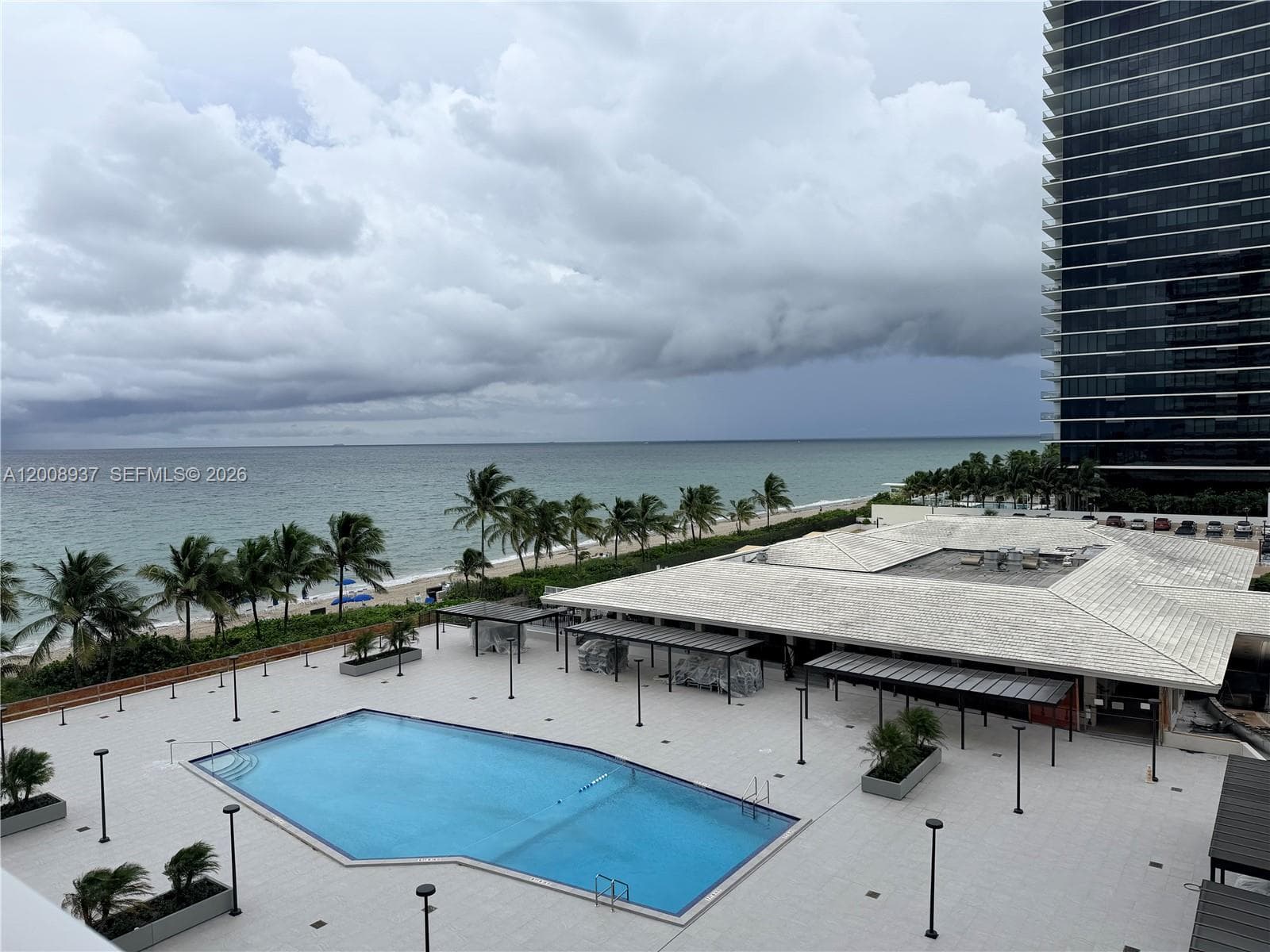 1950 Ocean Dr 5L photo 1
