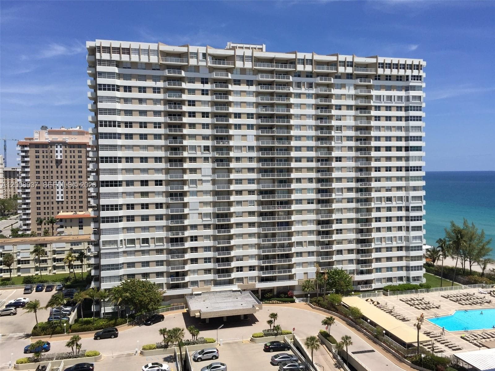 1950 Ocean Dr 5L photo 15