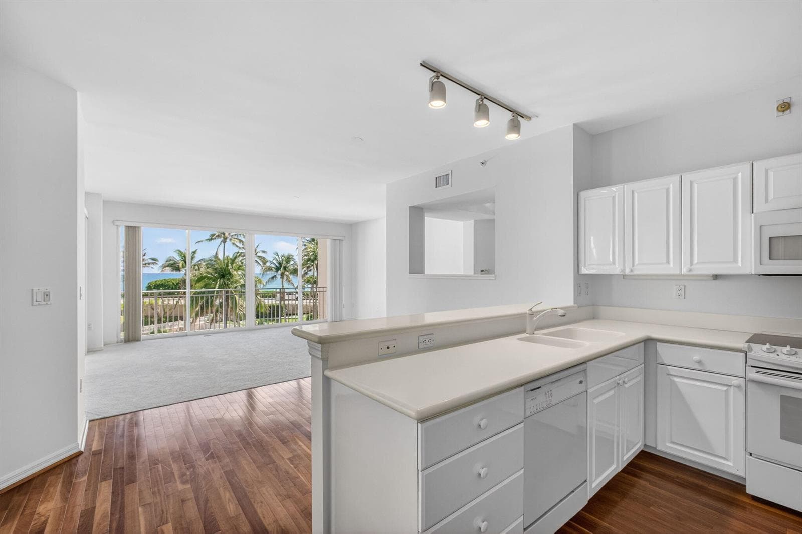 1660 S Highway A1a (plus Deeded Sep. Guest Quarters) 222 photo 8