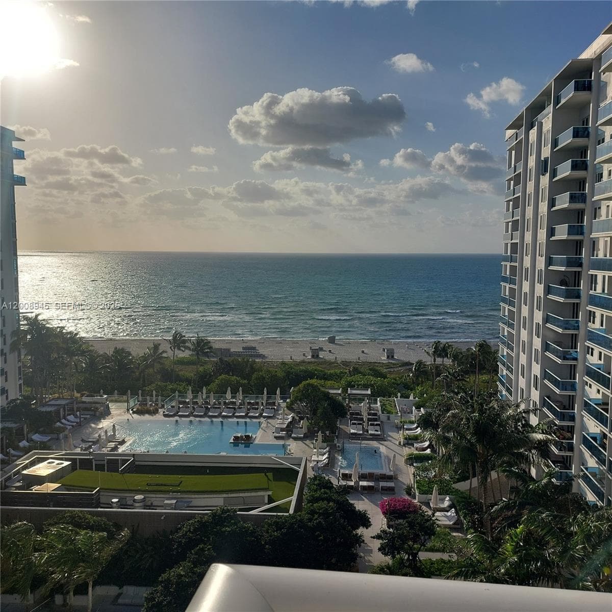 2301 Collins Ave 1125 photo 2