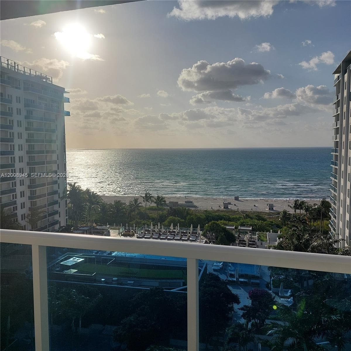 2301 Collins Ave 1125 photo 4