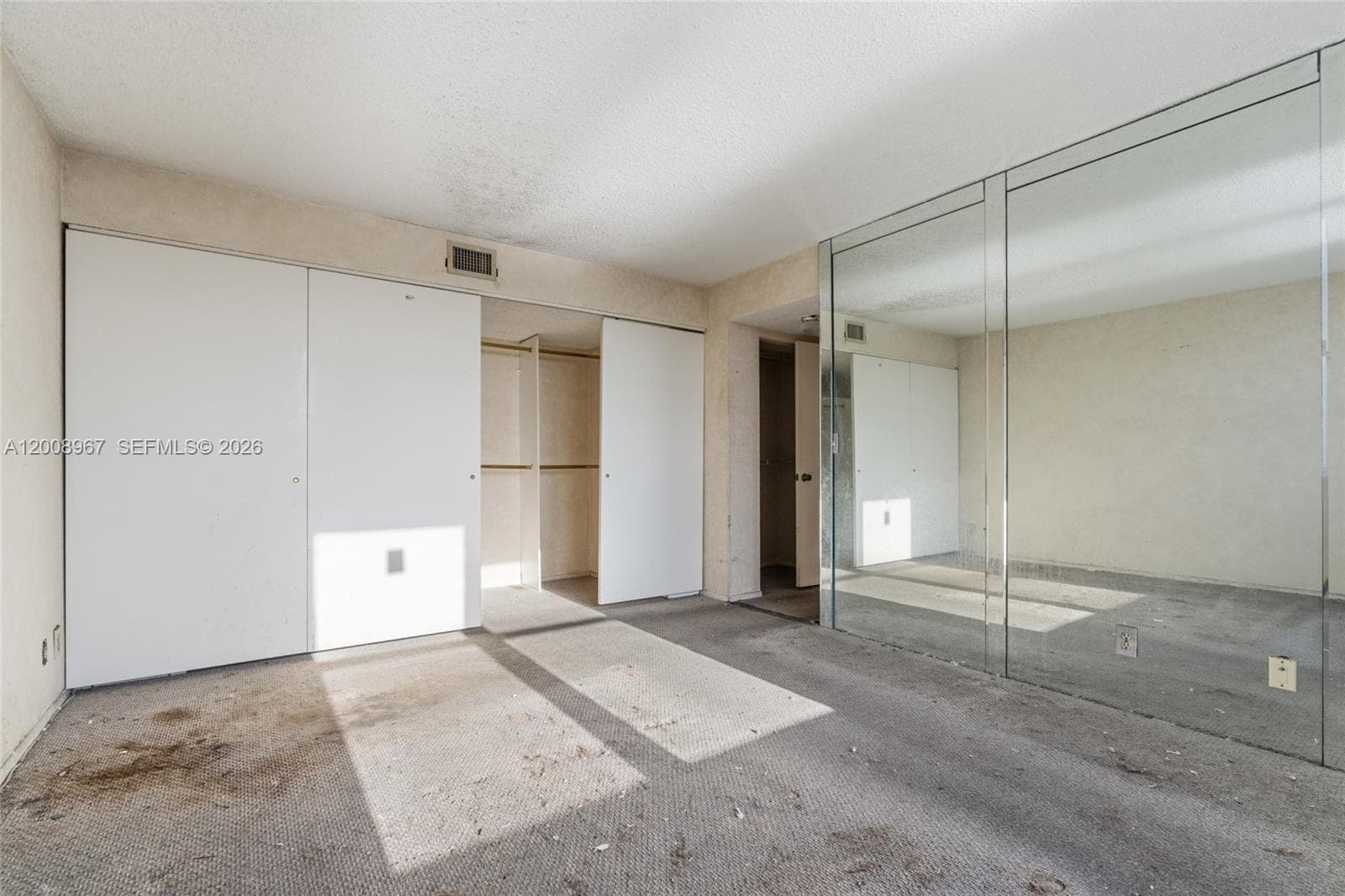 2401 Ocean Dr 1907 photo 24
