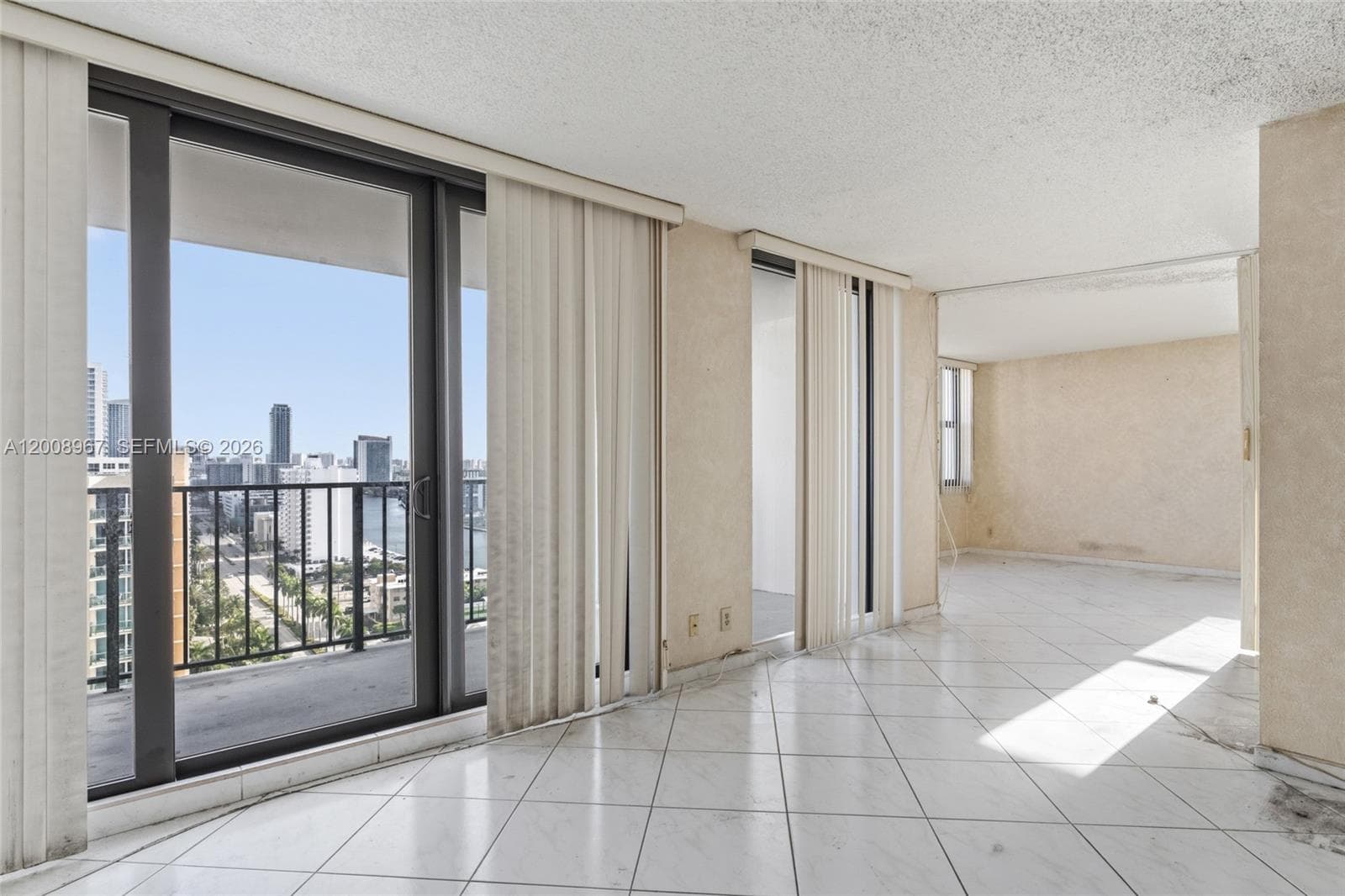 2401 Ocean Dr 1907 photo 15